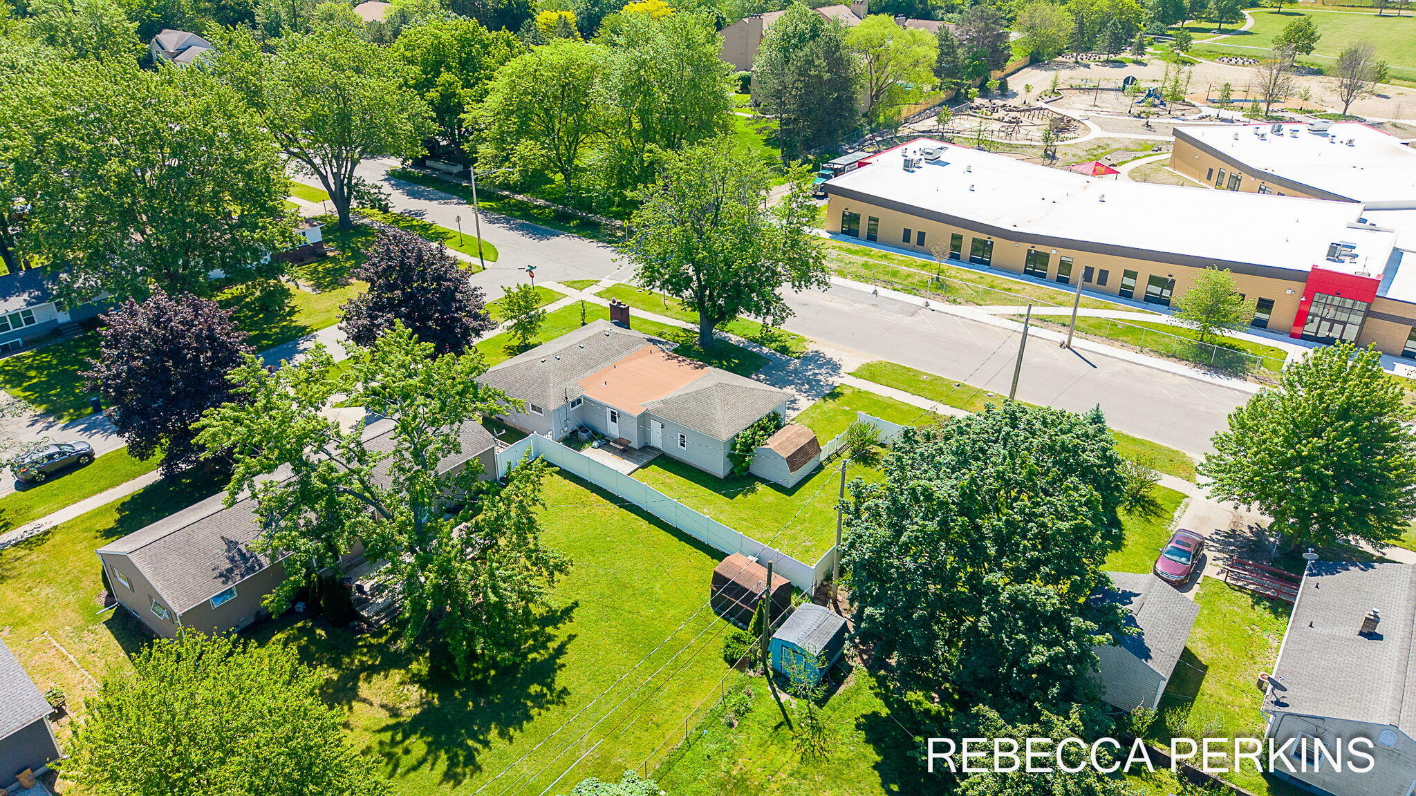 286 Dartmouth Avenue Holland MI 49423