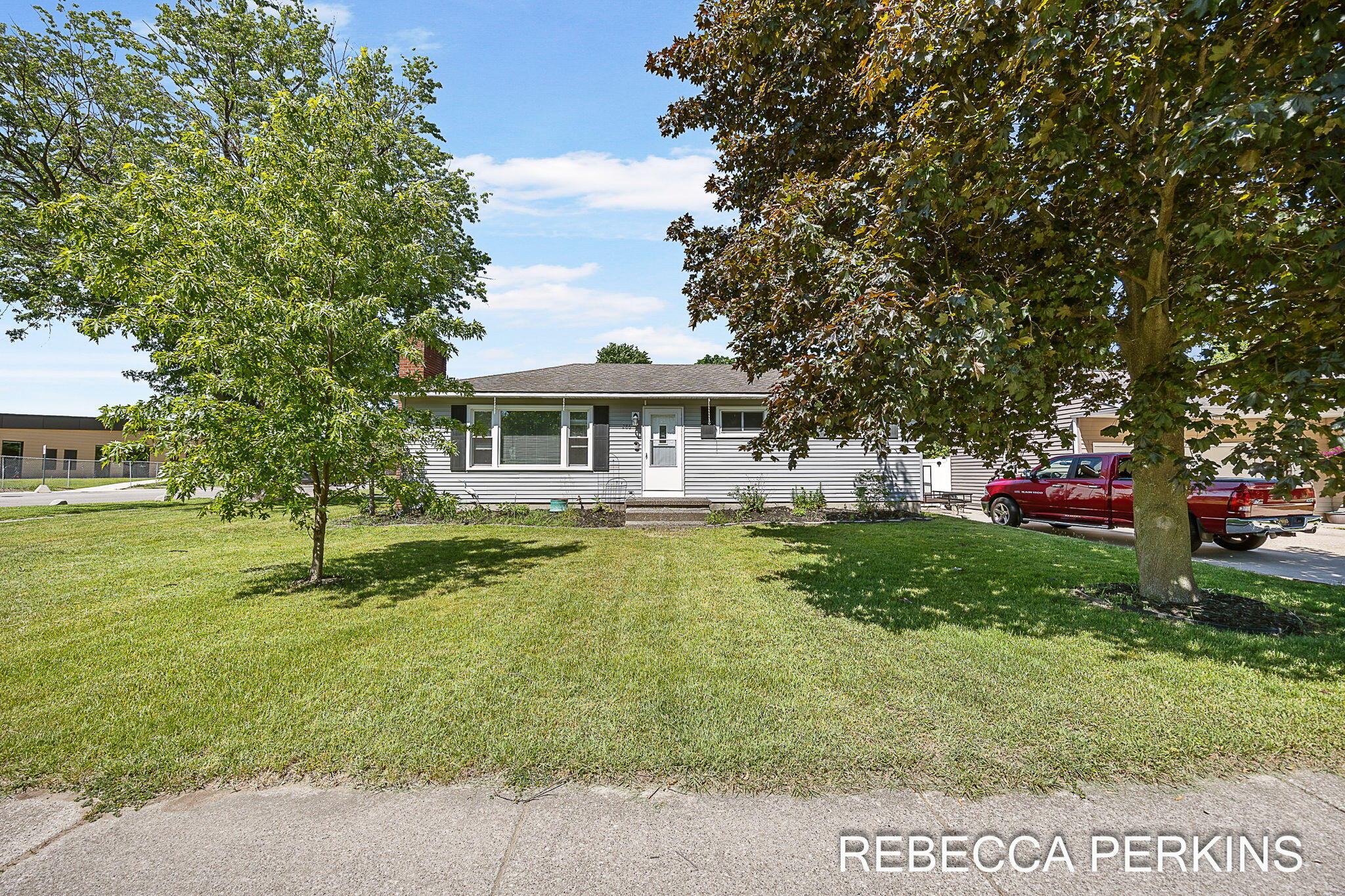 286 Dartmouth Avenue Holland MI 49423