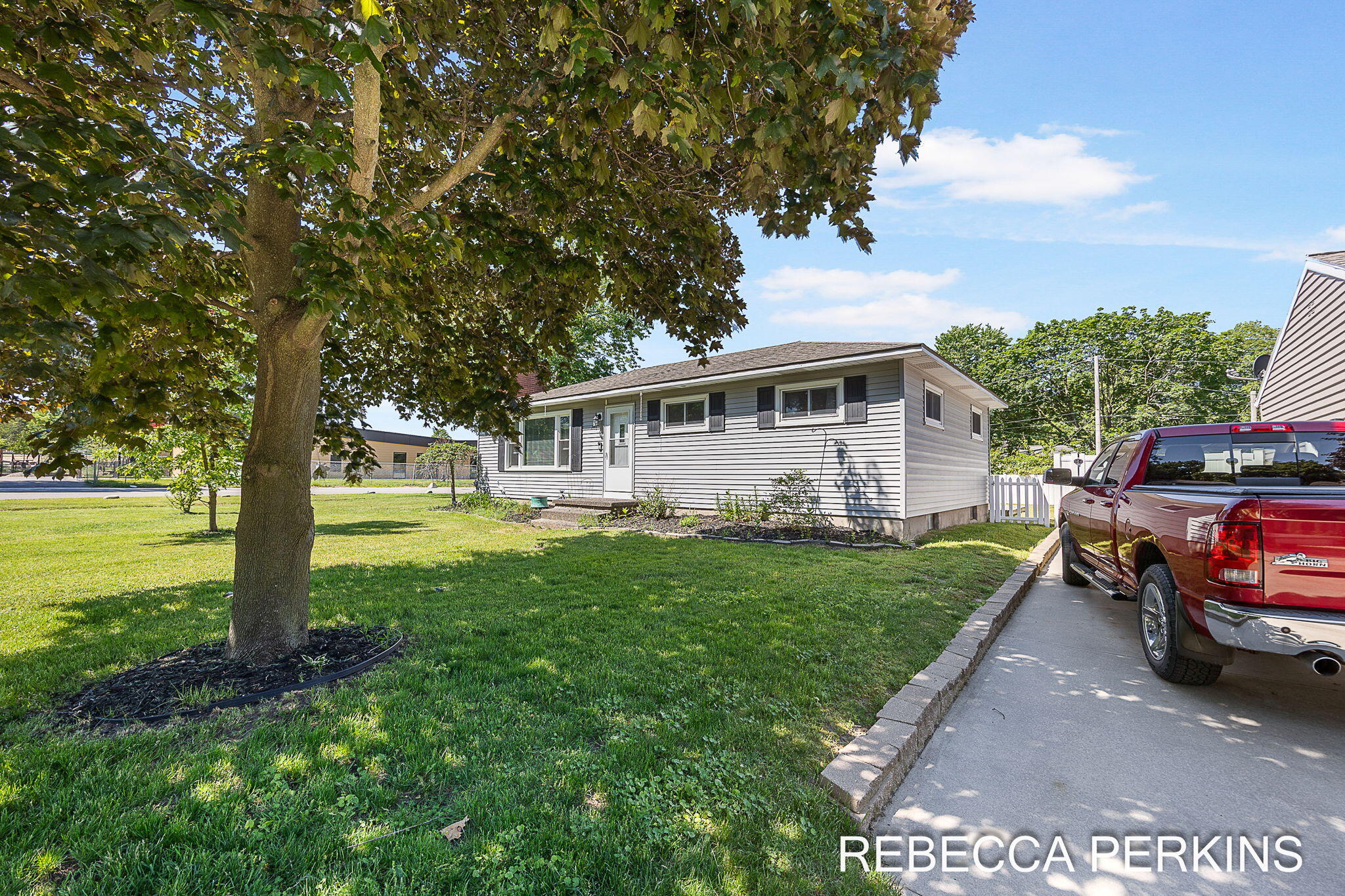 286 Dartmouth Avenue Holland MI 49423