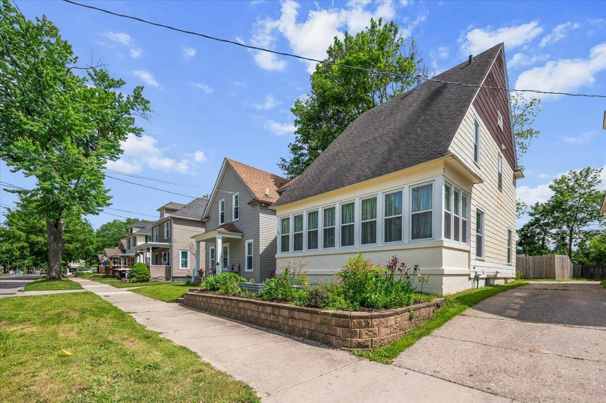130 Palmer Street NE Grand Rapids MI 49505