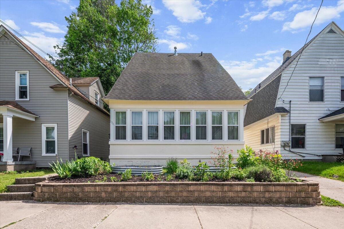 130 Palmer Street NE Grand Rapids MI 49505