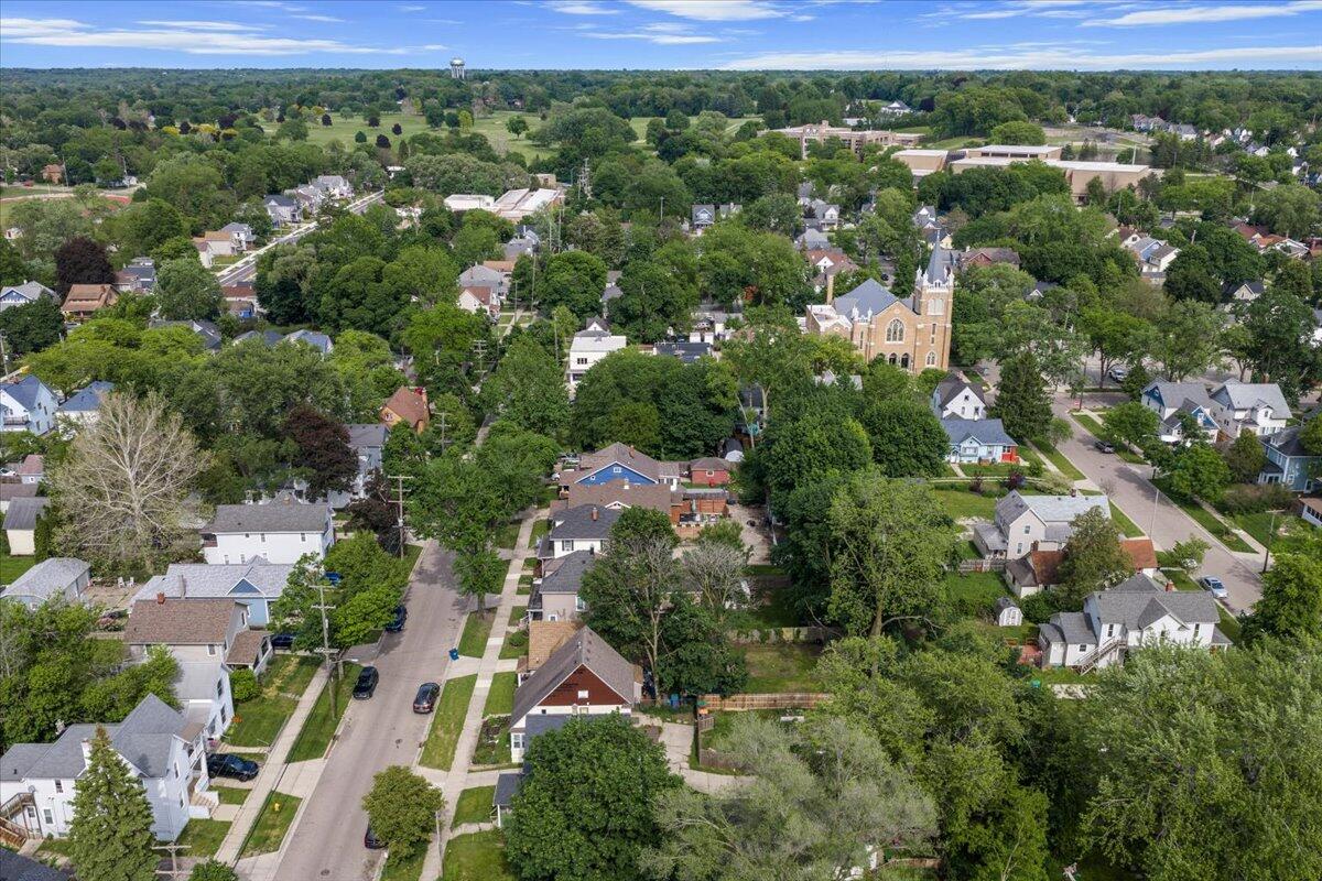 130 Palmer Street NE Grand Rapids MI 49505