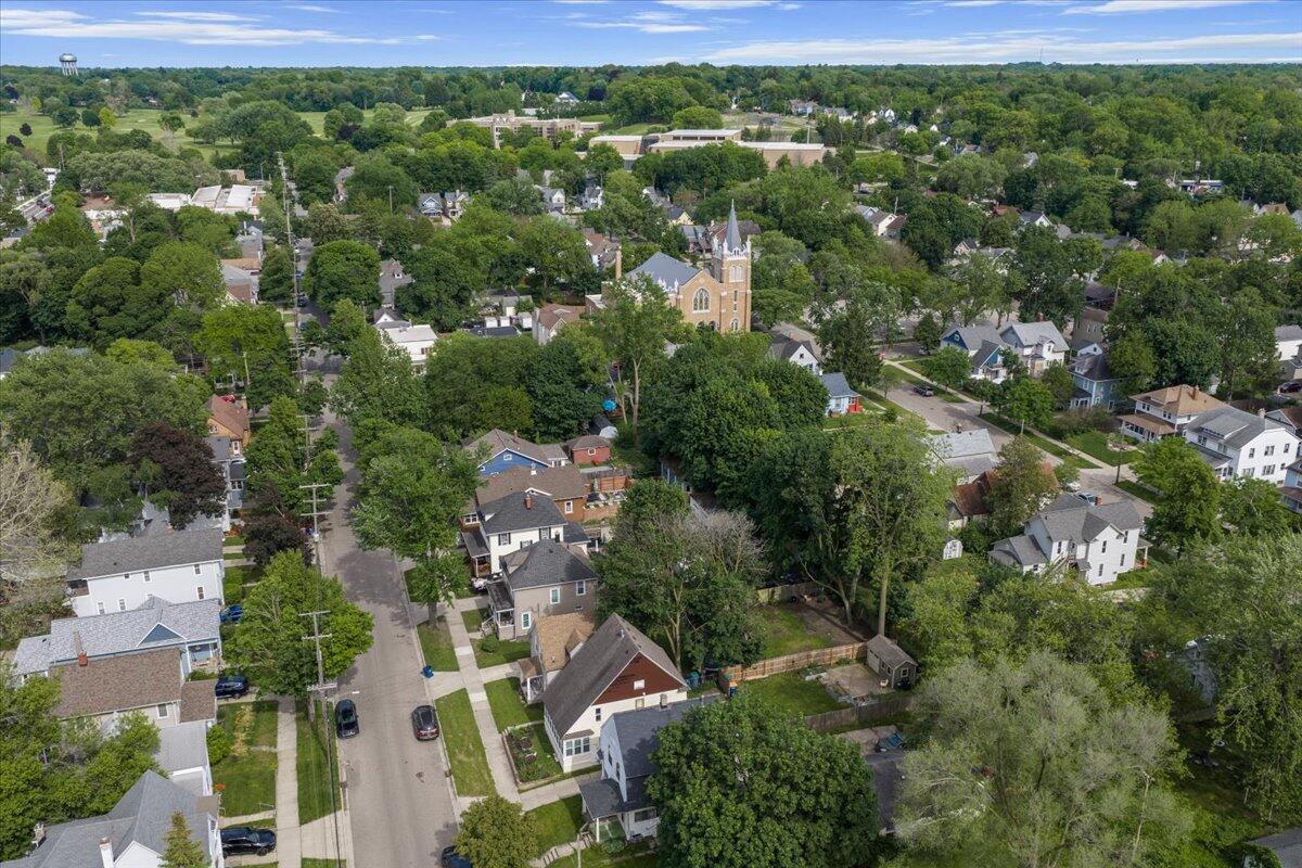 130 Palmer Street NE Grand Rapids MI 49505