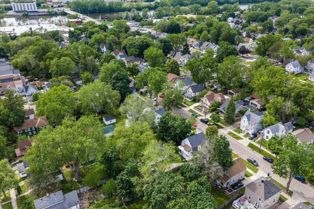 130 Palmer Street NE Grand Rapids MI 49505