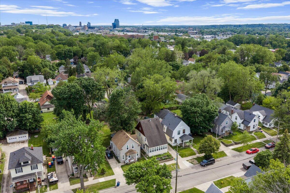 130 Palmer Street NE Grand Rapids MI 49505