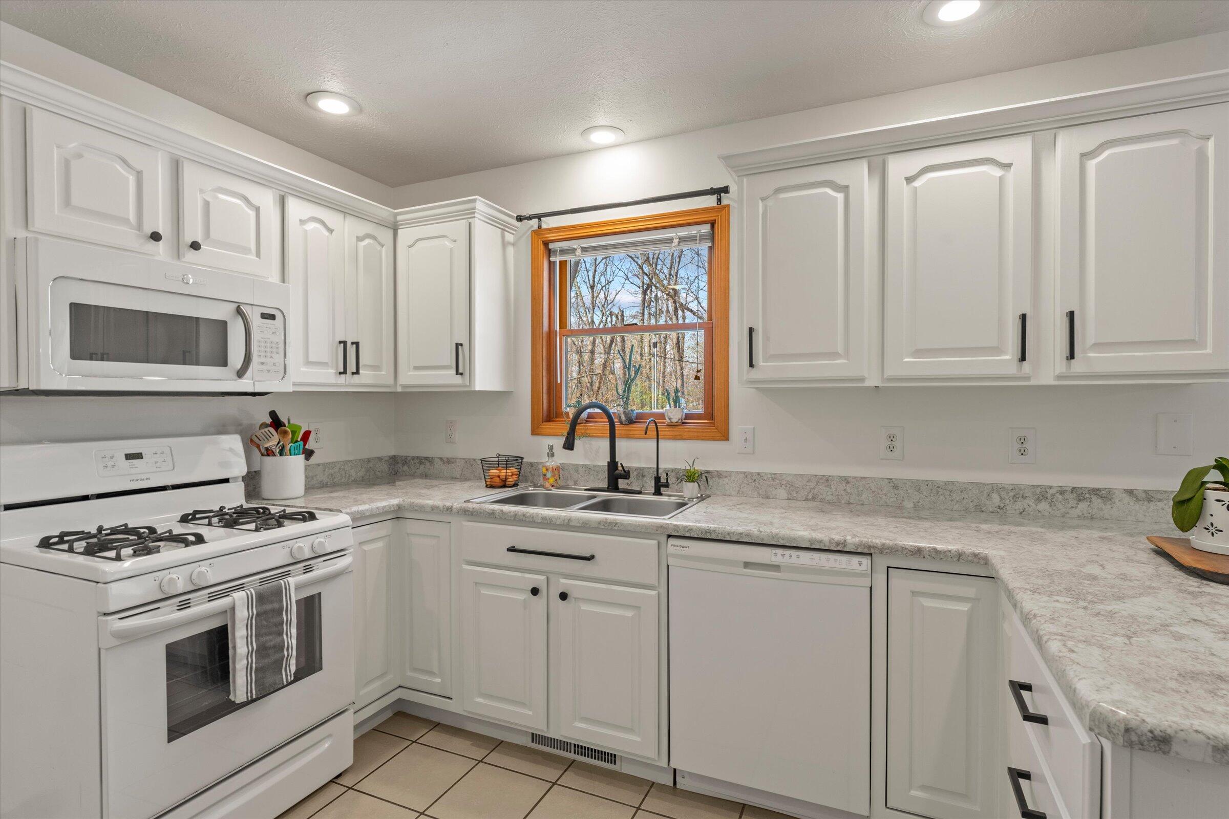 68600 Christiana Lake Road Edwardsburg MI 49112