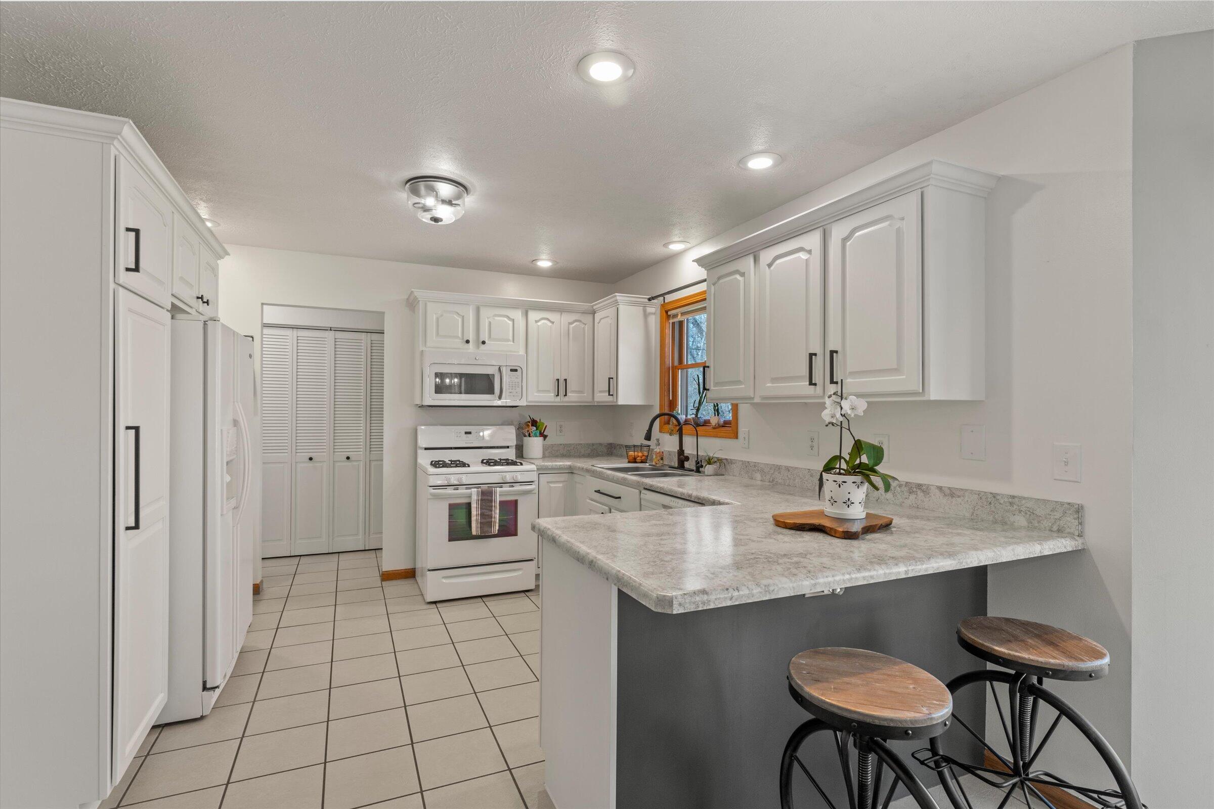 68600 Christiana Lake Road Edwardsburg MI 49112