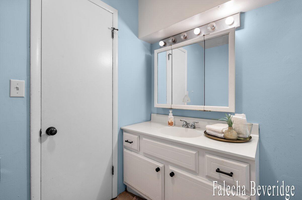 6989 Hiawatha Drive Coloma MI 49038