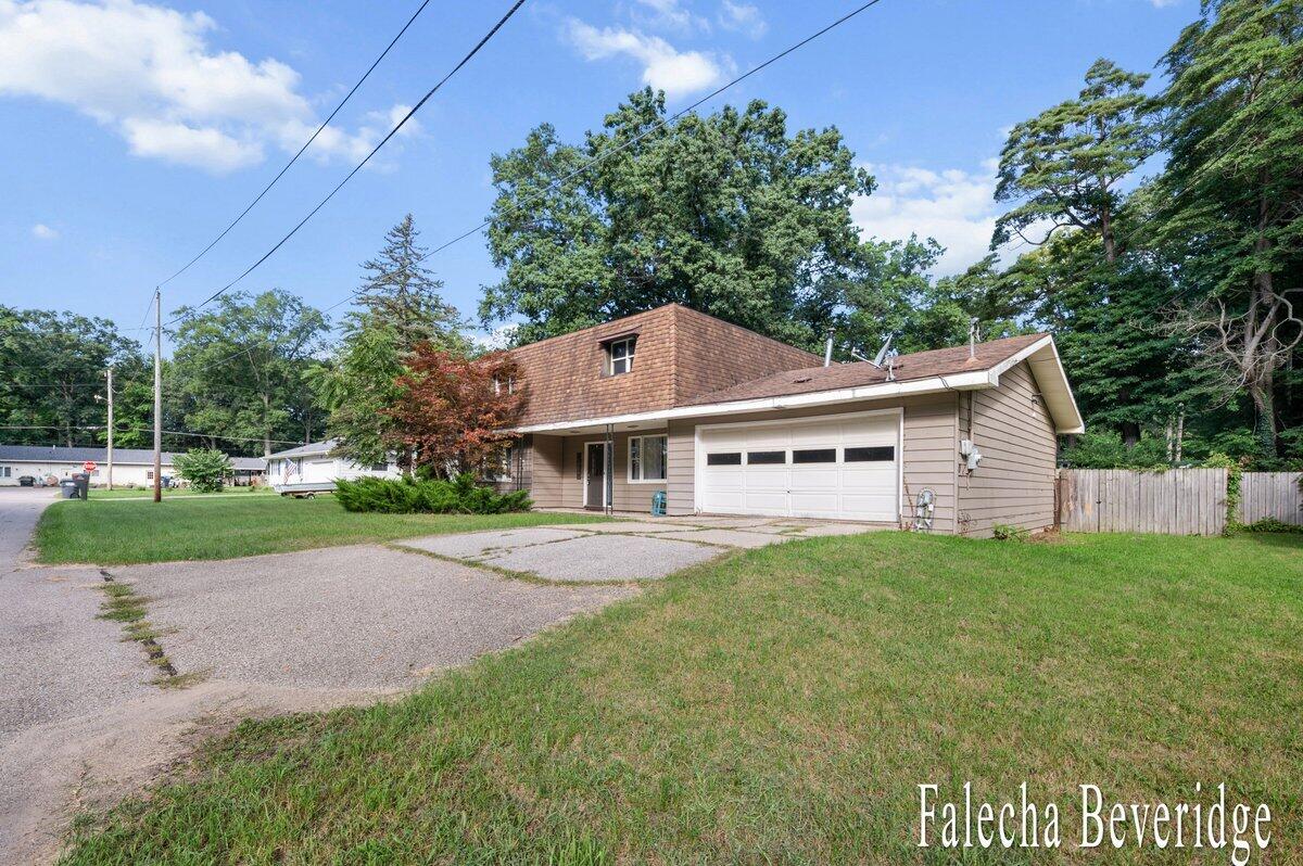 6989 Hiawatha Drive Coloma MI 49038