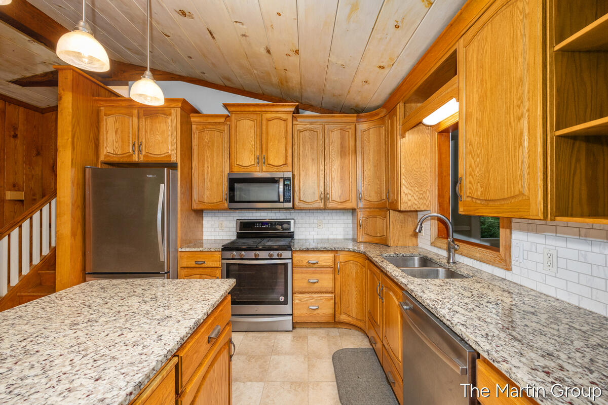 6610 Riga Avenue NE Rockford MI 49341