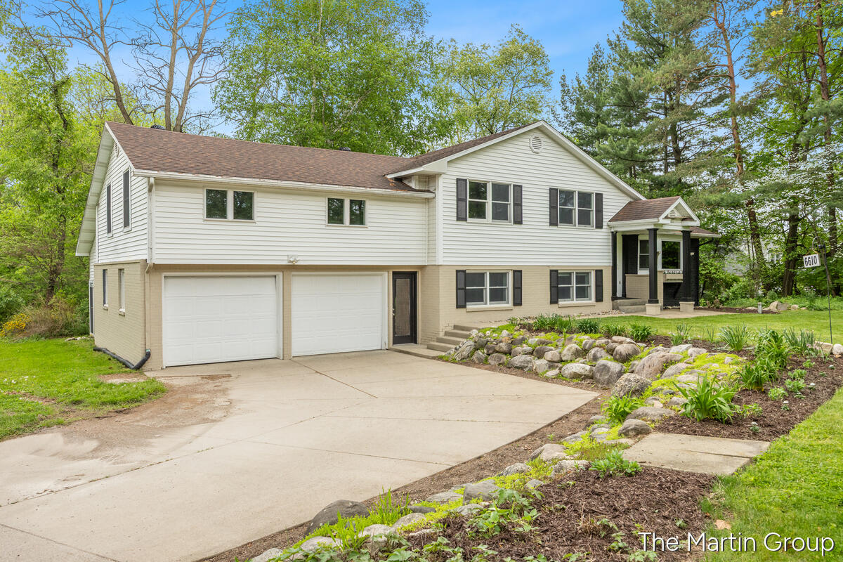 6610 Riga Avenue NE Rockford MI 49341