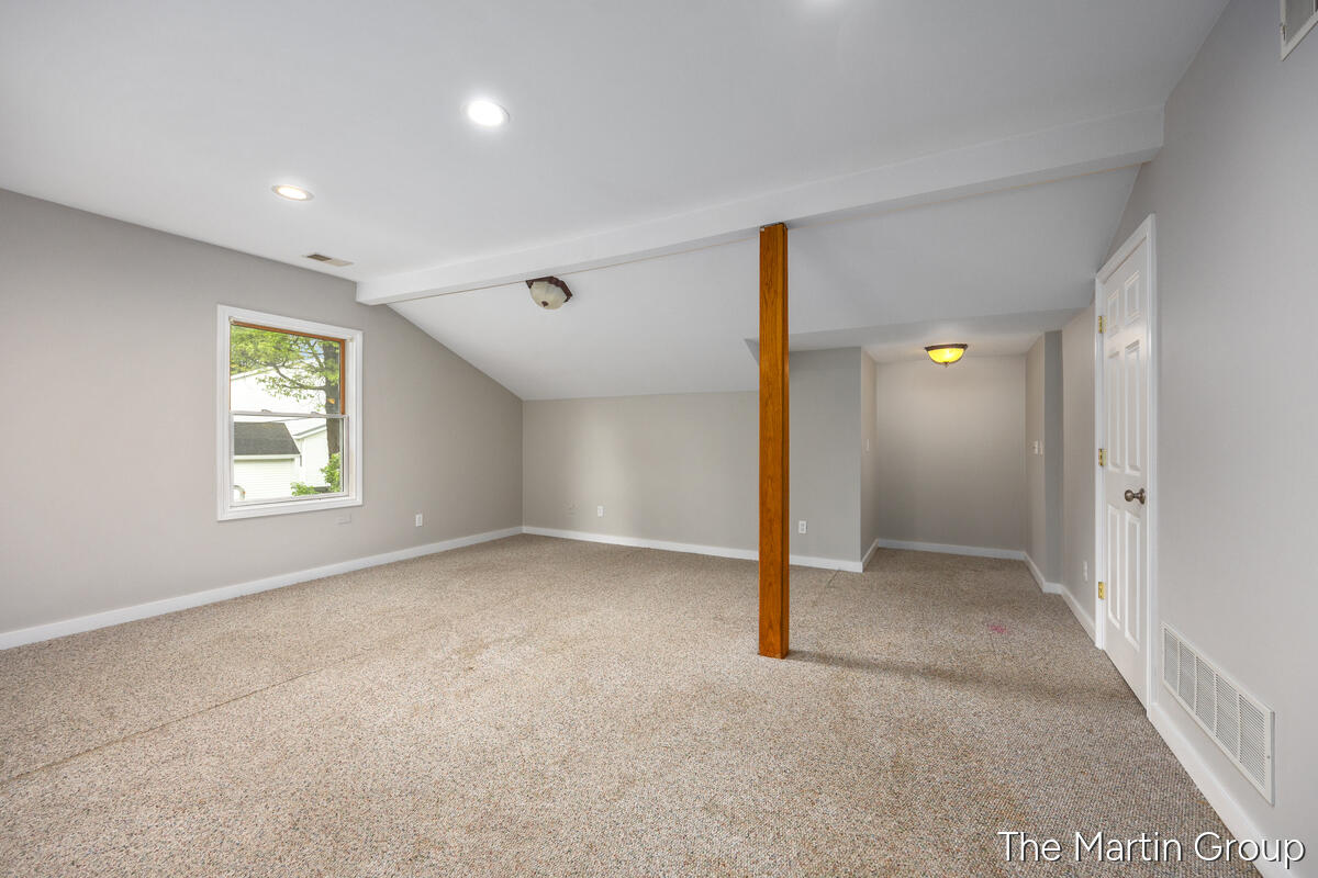 6610 Riga Avenue NE Rockford MI 49341