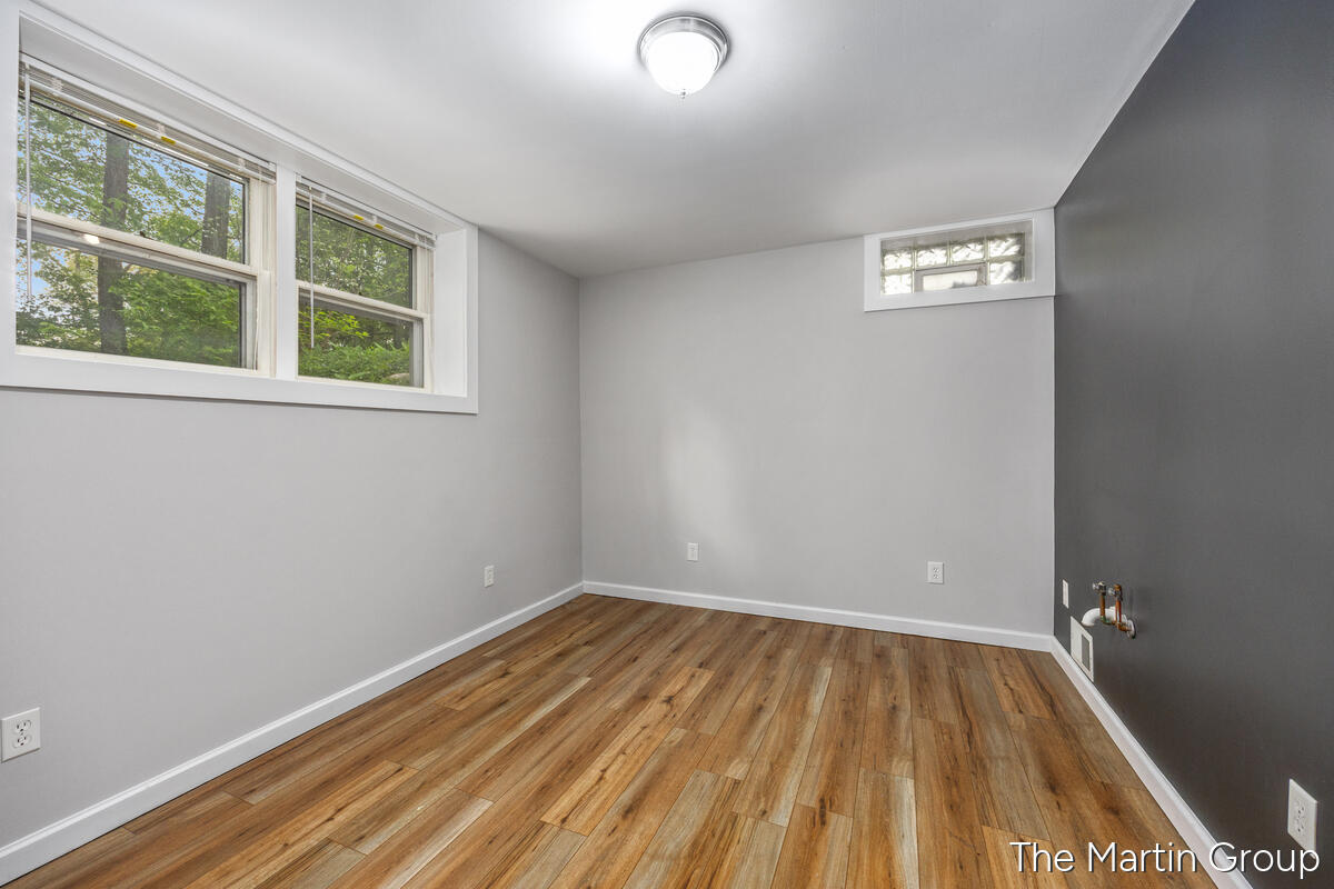 6610 Riga Avenue NE Rockford MI 49341
