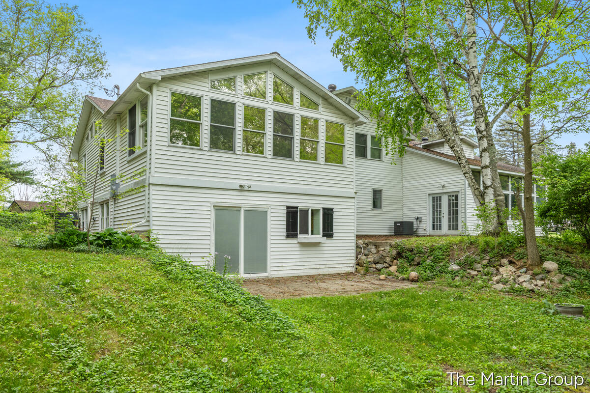 6610 Riga Avenue NE Rockford MI 49341
