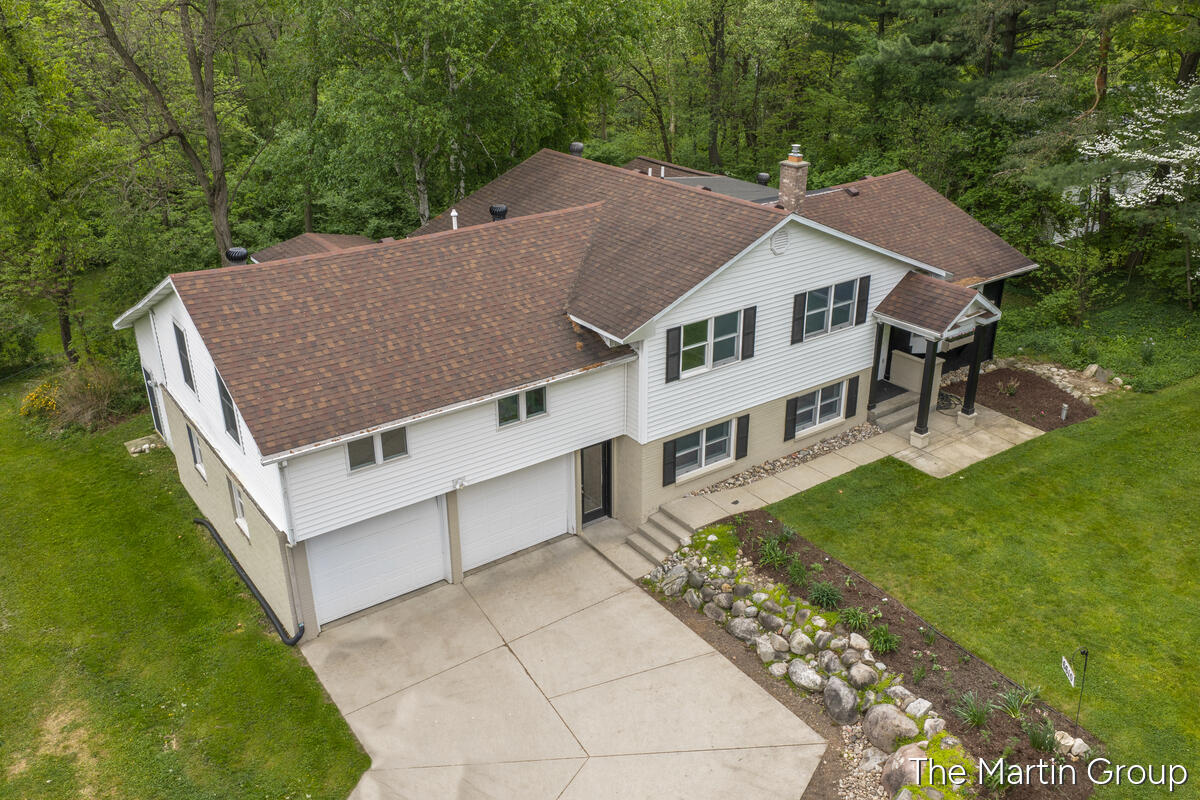 6610 Riga Avenue NE Rockford MI 49341