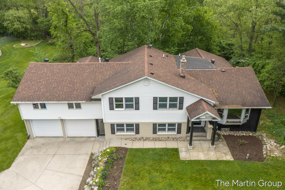 6610 Riga Avenue NE Rockford MI 49341