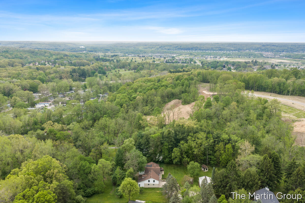 6610 Riga Avenue NE Rockford MI 49341