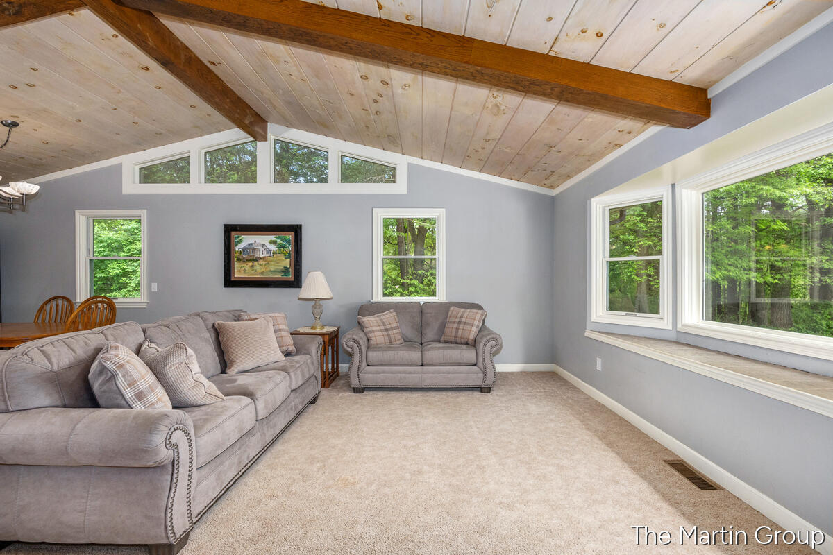 6610 Riga Avenue NE Rockford MI 49341