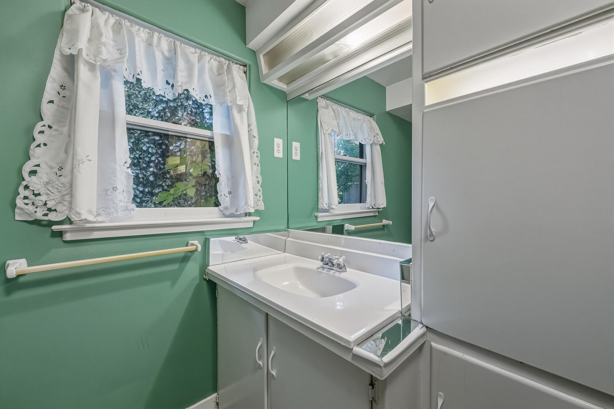 3414 Old Colony Road Kalamazoo MI 49008