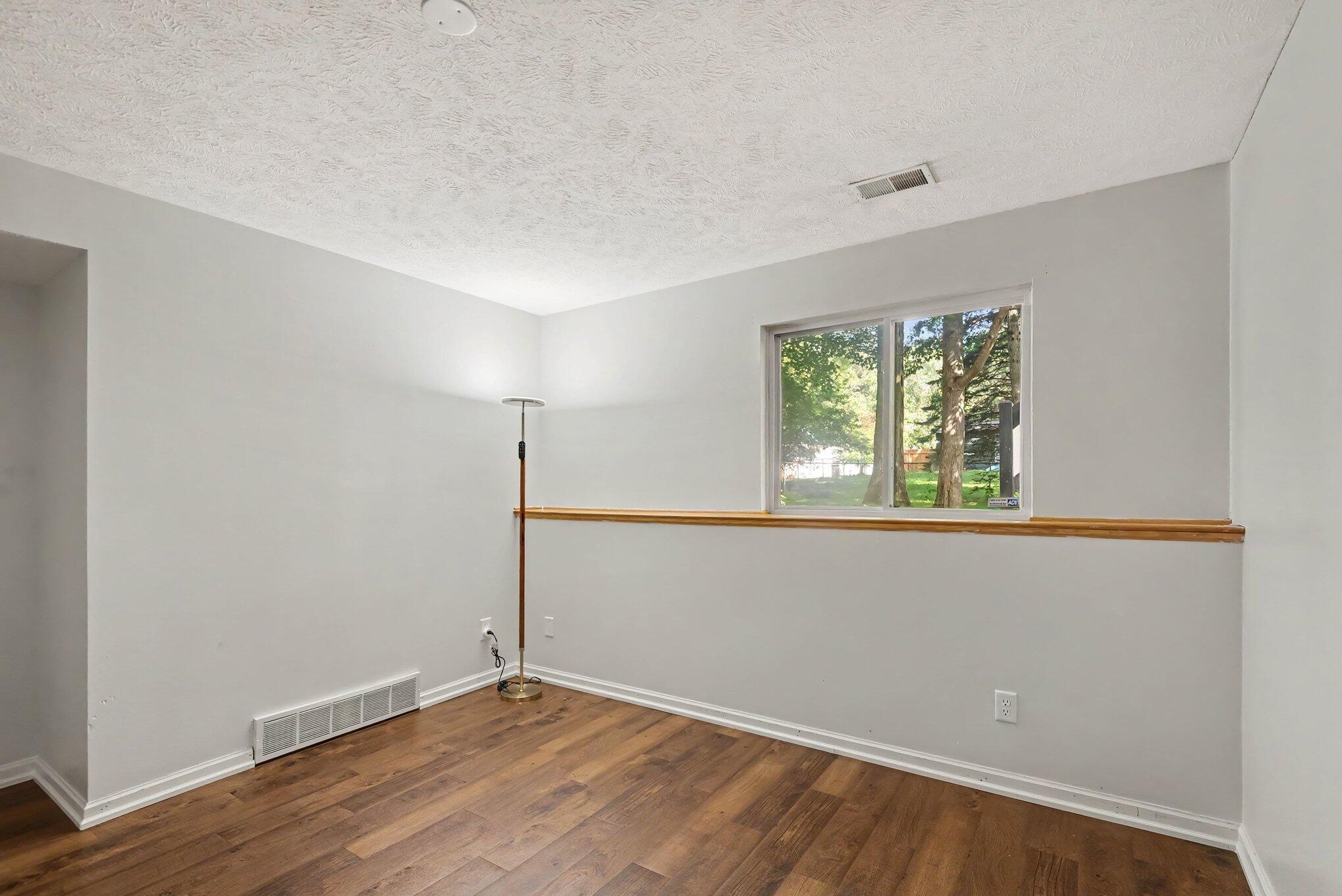 571 Pine Water Way Holland MI 49424