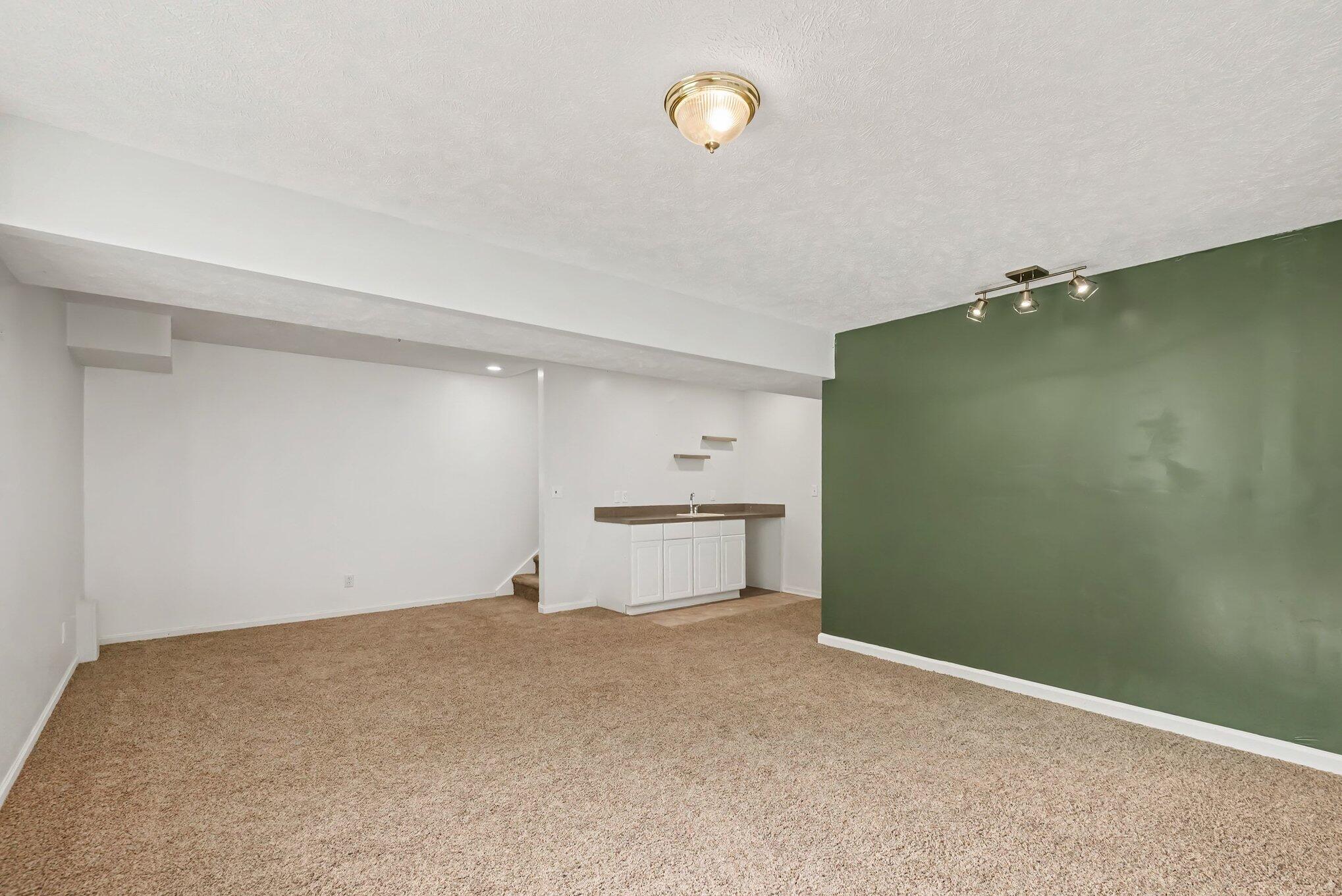 571 Pine Water Way Holland MI 49424