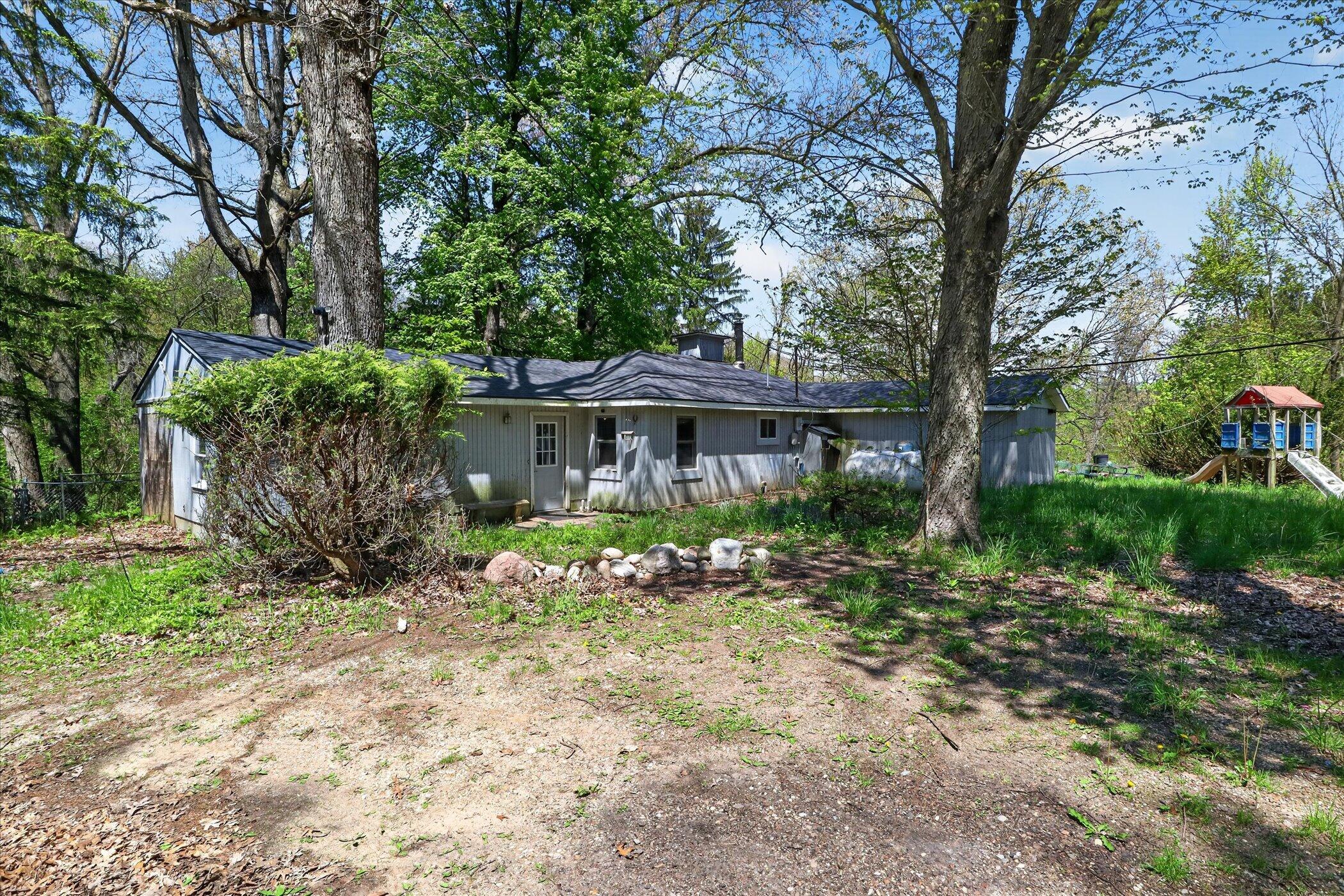 56447 Twin Lakes Road Cassopolis MI 49031