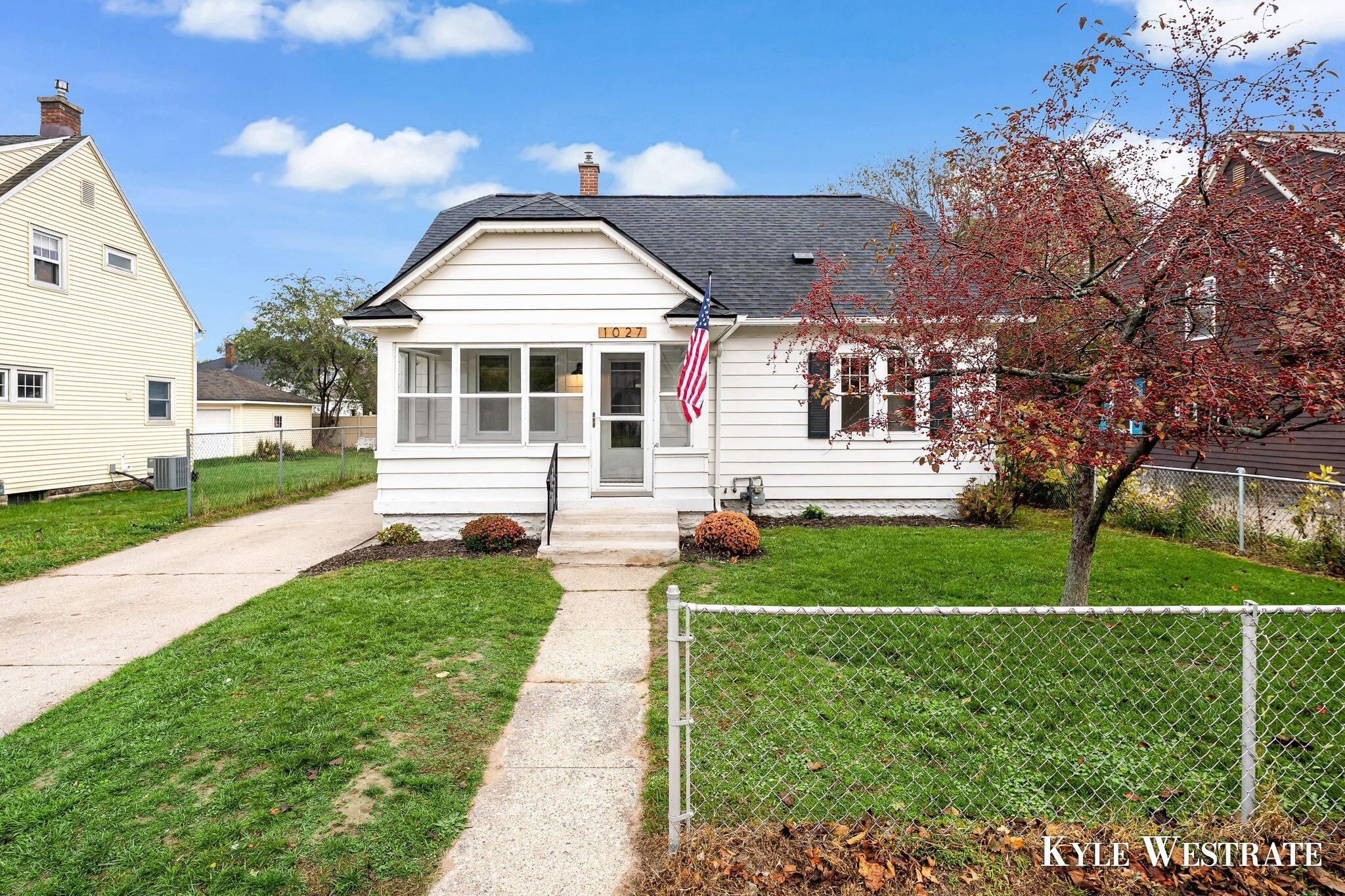 1027 Beechwood Street NE Grand Rapids MI 49505