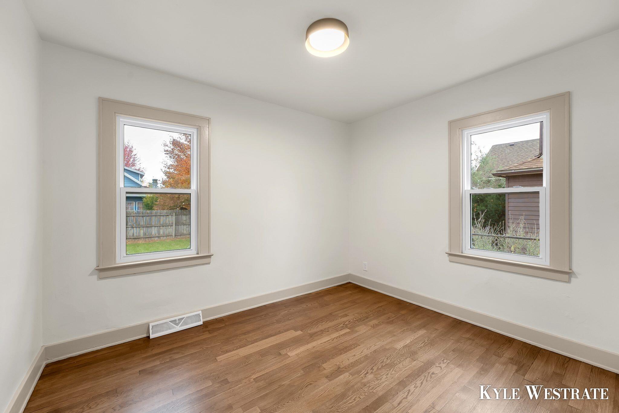 1027 Beechwood Street NE Grand Rapids MI 49505