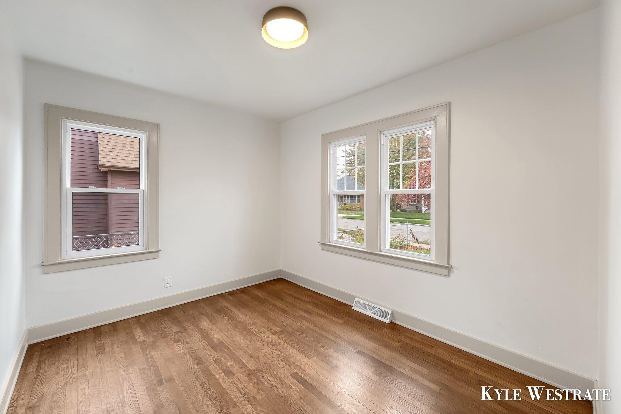 1027 Beechwood Street NE Grand Rapids MI 49505