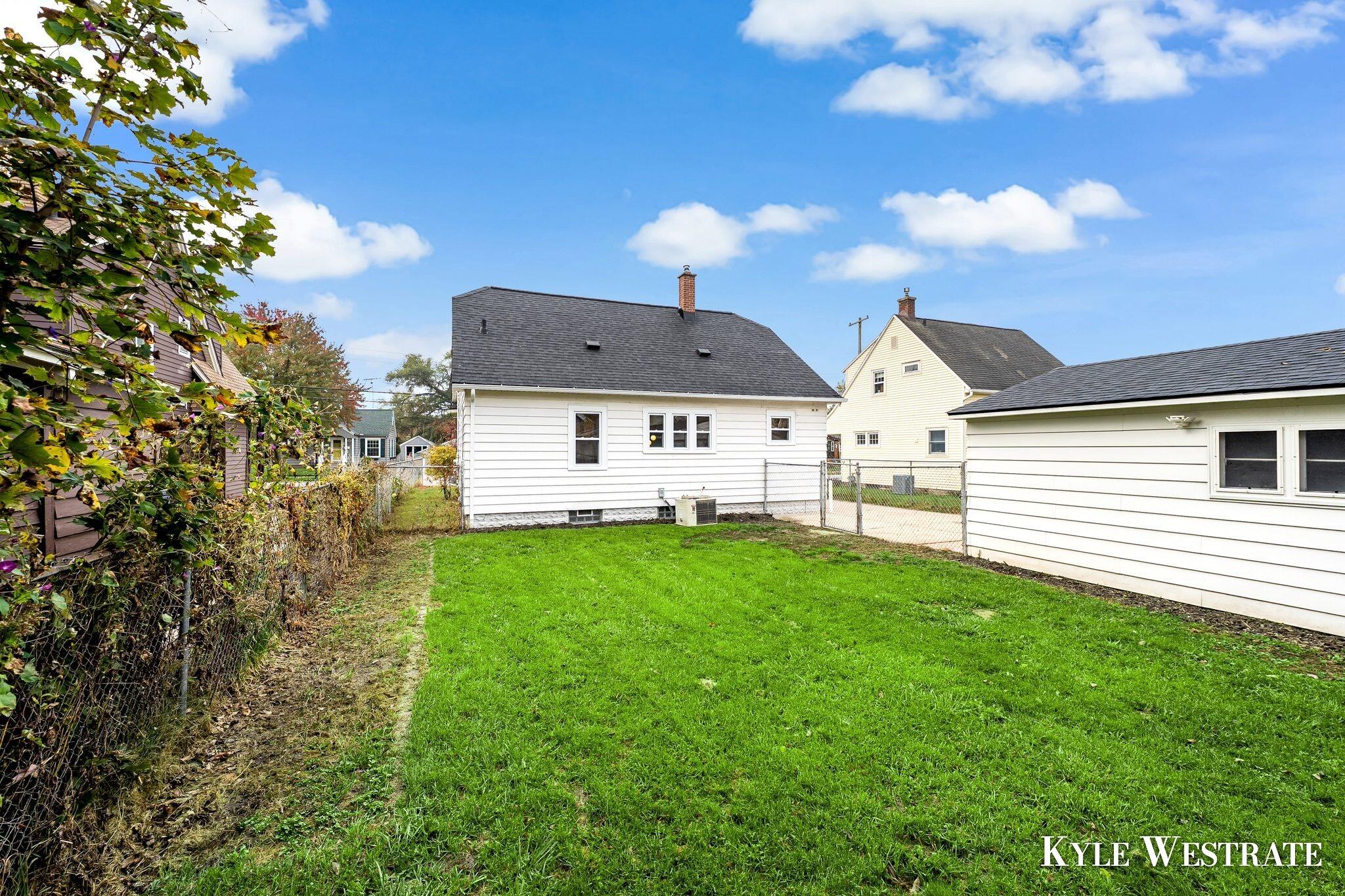 1027 Beechwood Street NE Grand Rapids MI 49505