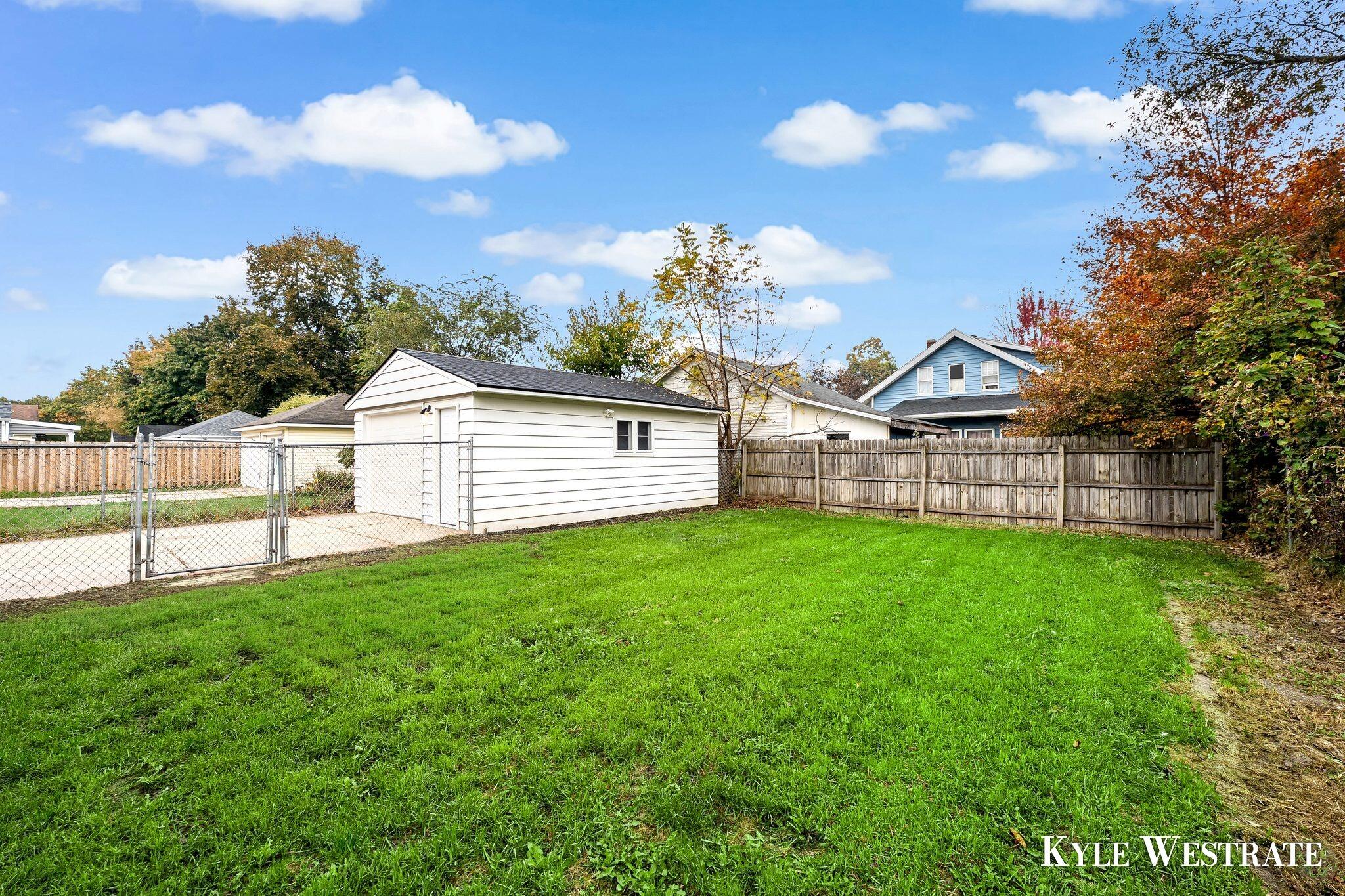 1027 Beechwood Street NE Grand Rapids MI 49505