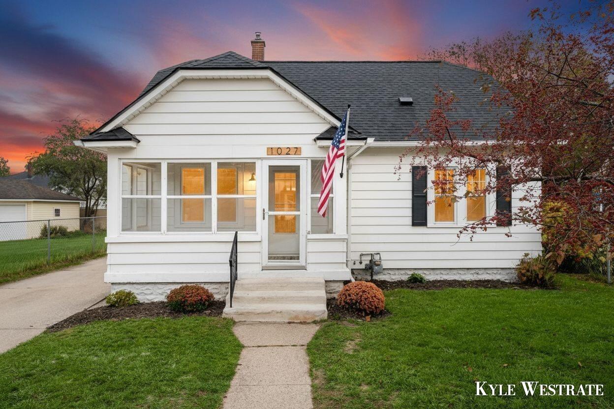 1027 Beechwood Street NE Grand Rapids MI 49505
