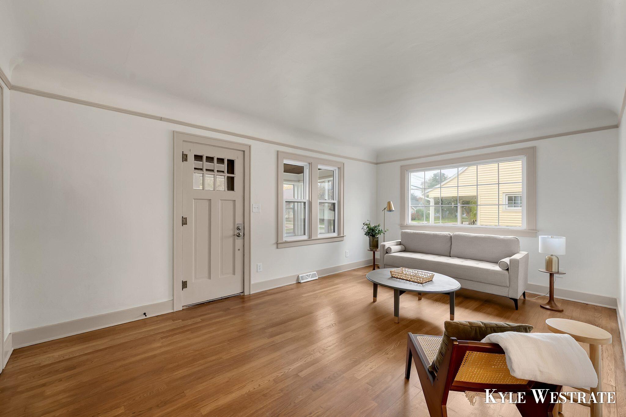 1027 Beechwood Street NE Grand Rapids MI 49505