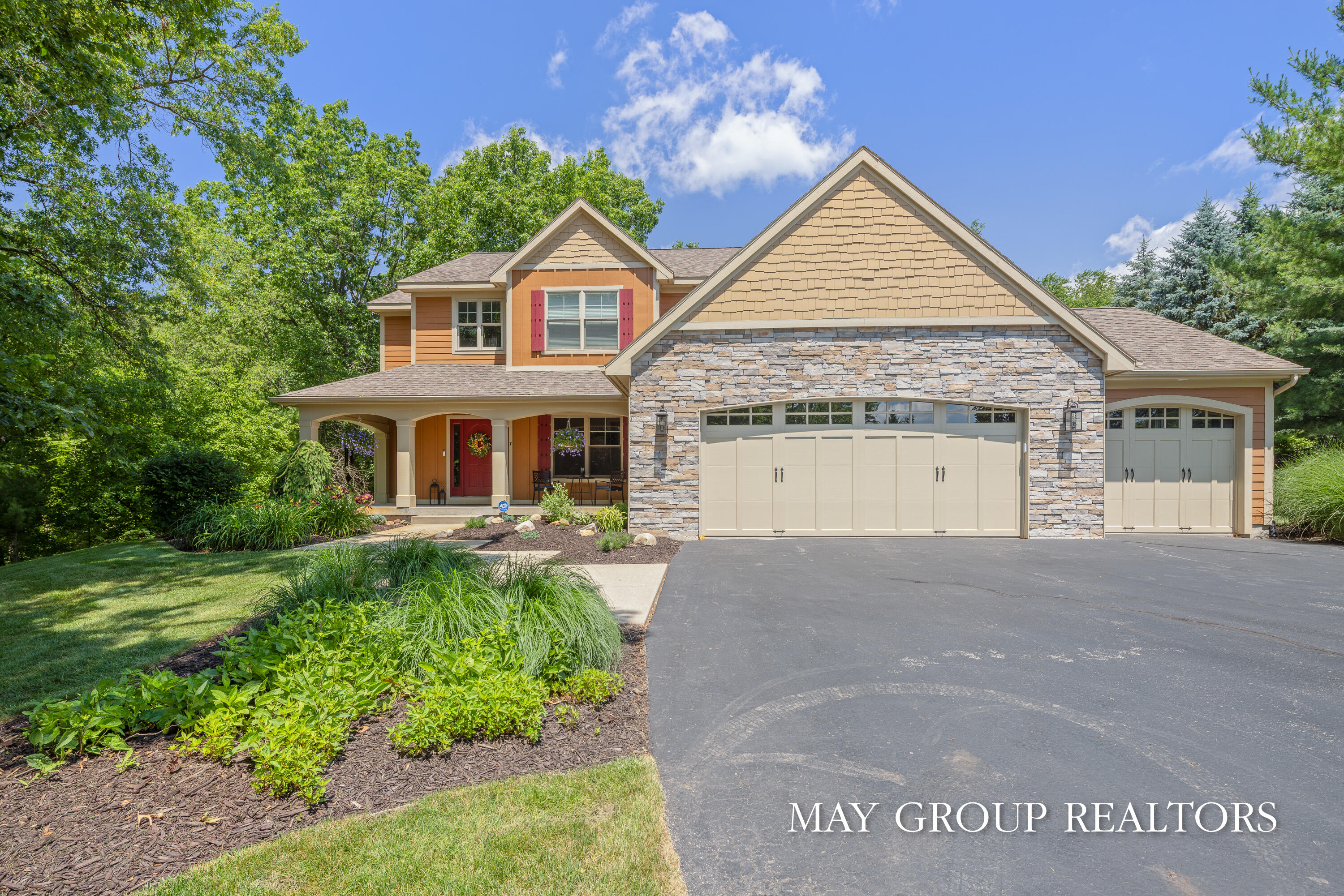 5254 Canyon River Drive NE Ada MI 49301