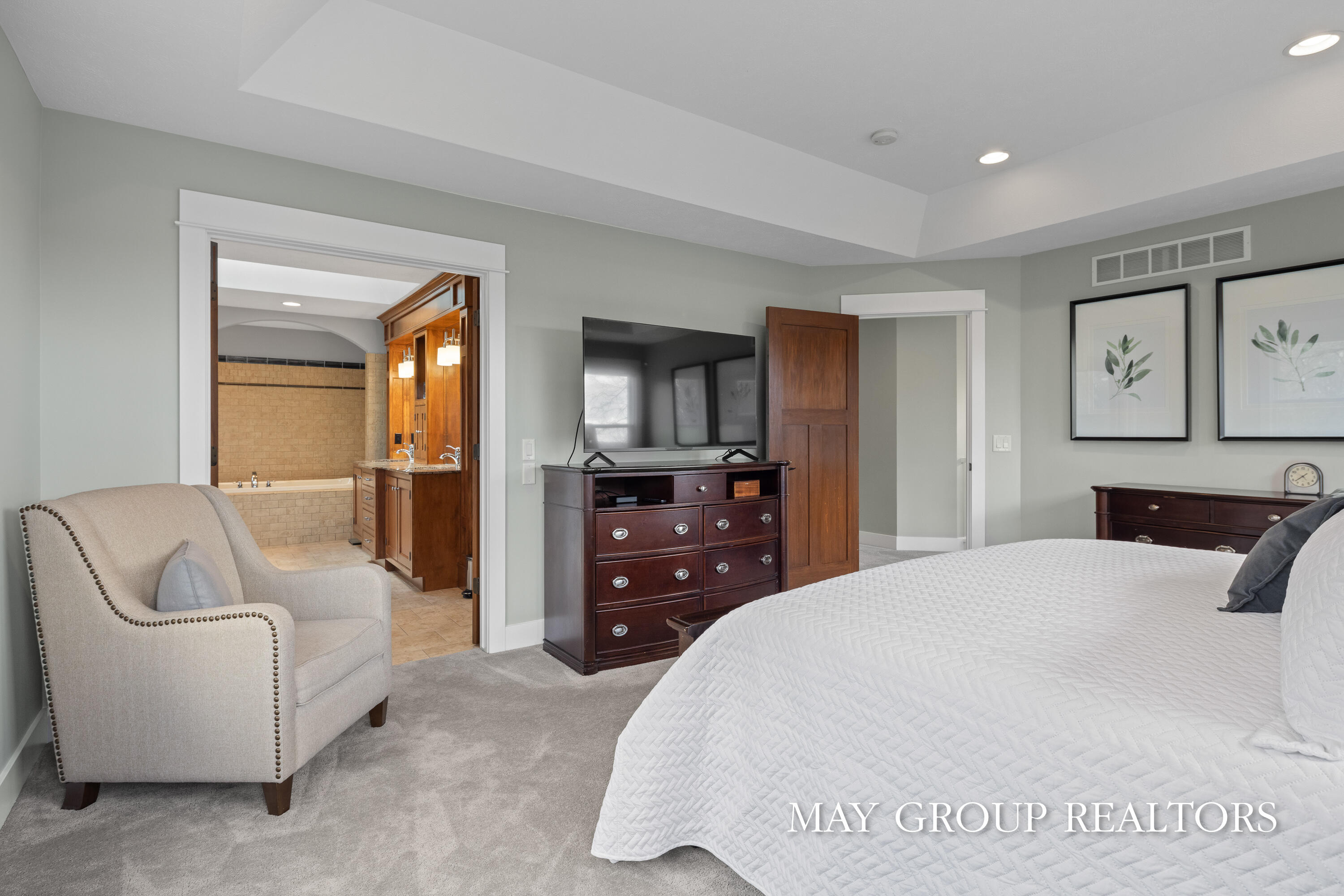 5254 Canyon River Drive NE Ada MI 49301