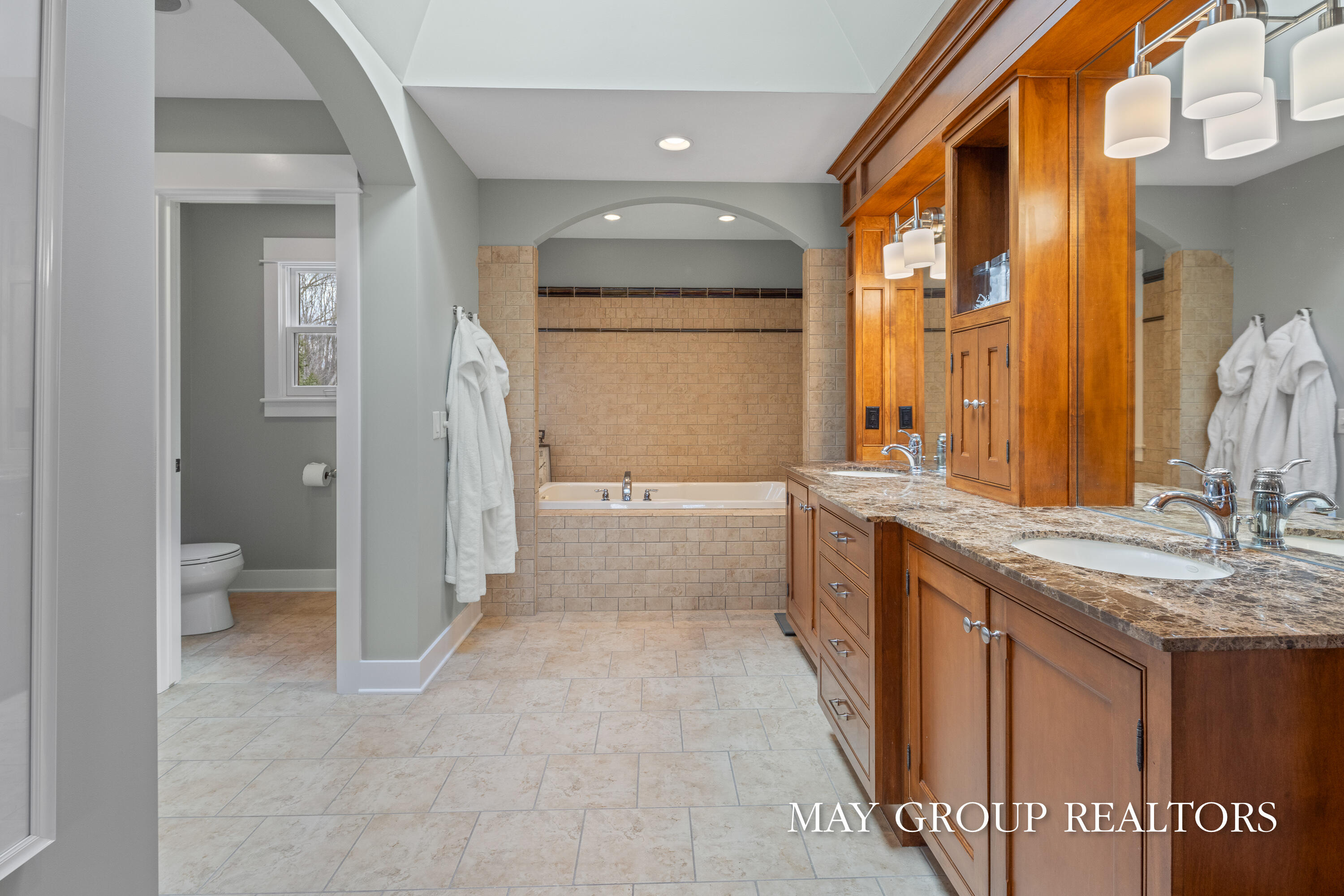 5254 Canyon River Drive NE Ada MI 49301