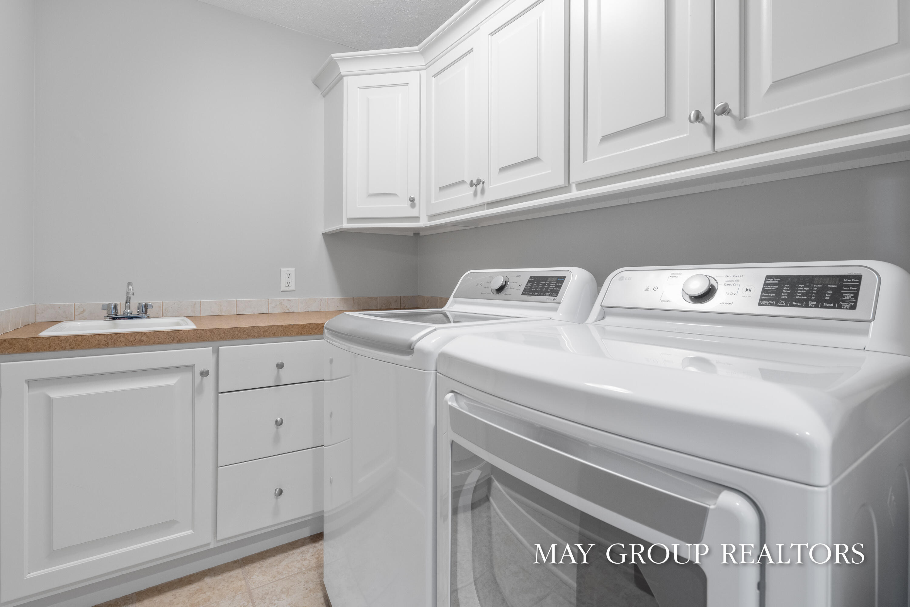 5254 Canyon River Drive NE Ada MI 49301