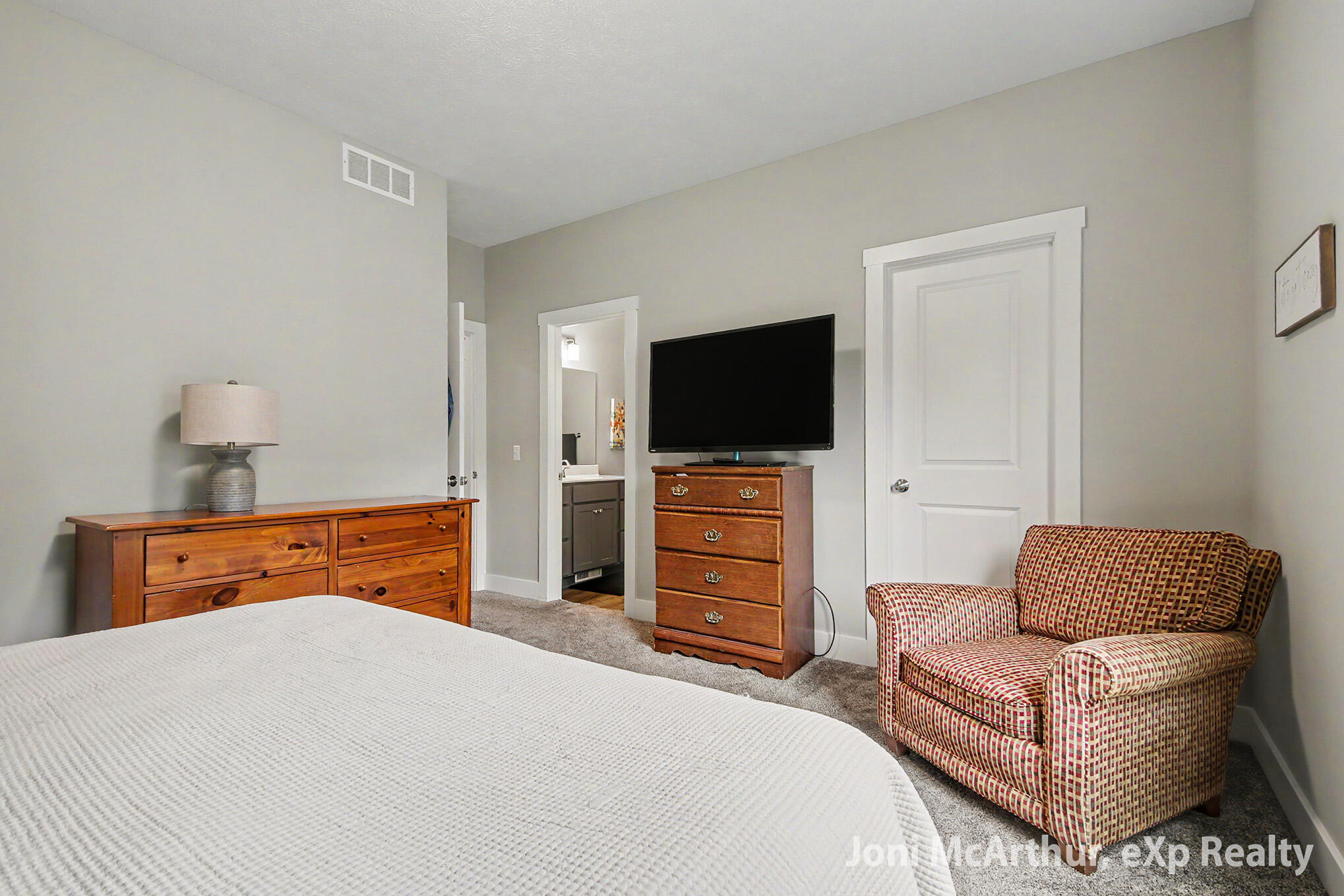 2670 Eagle Ridge Muskegon MI 49444