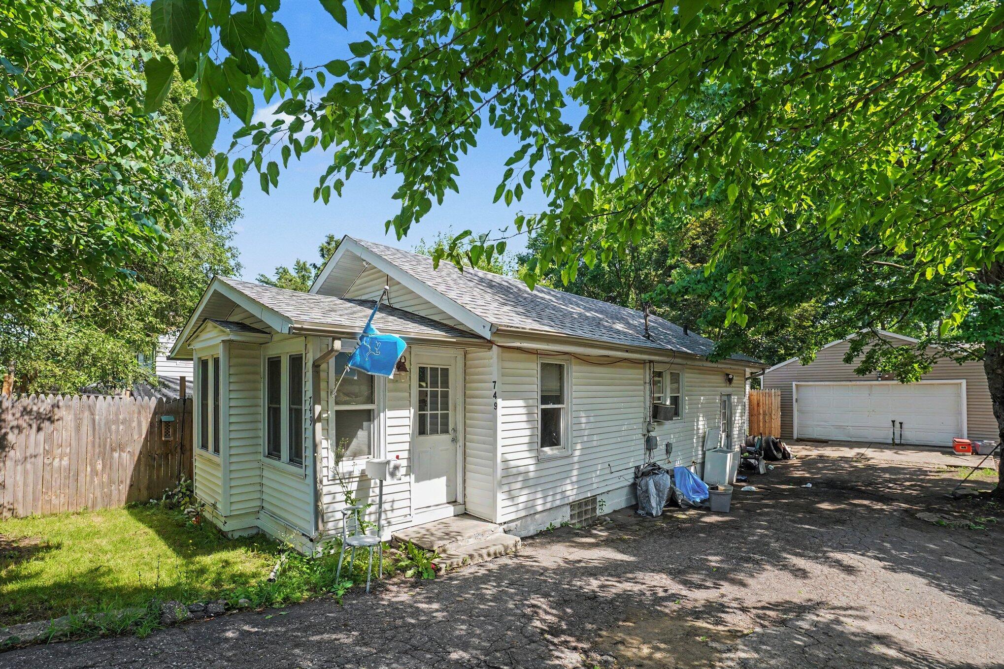 749 Hutchinson Street Kalamazoo MI 49008