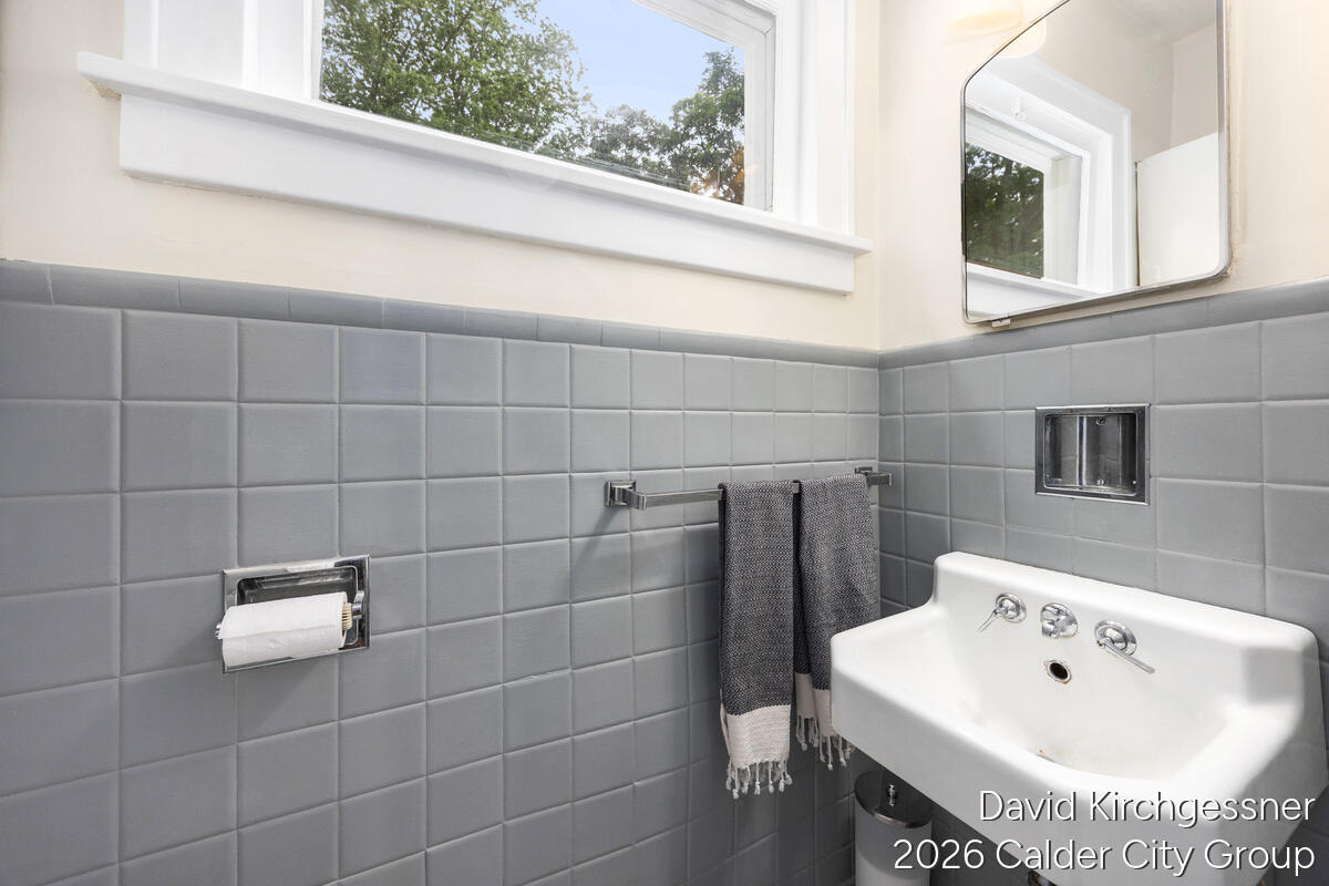 1224 Benjamin Avenue SE Grand Rapids MI 49506