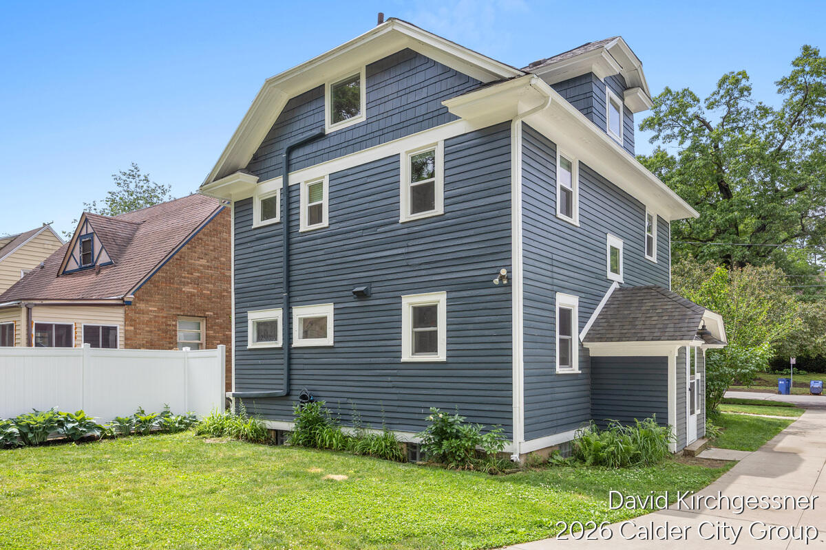 1224 Benjamin Avenue SE Grand Rapids MI 49506