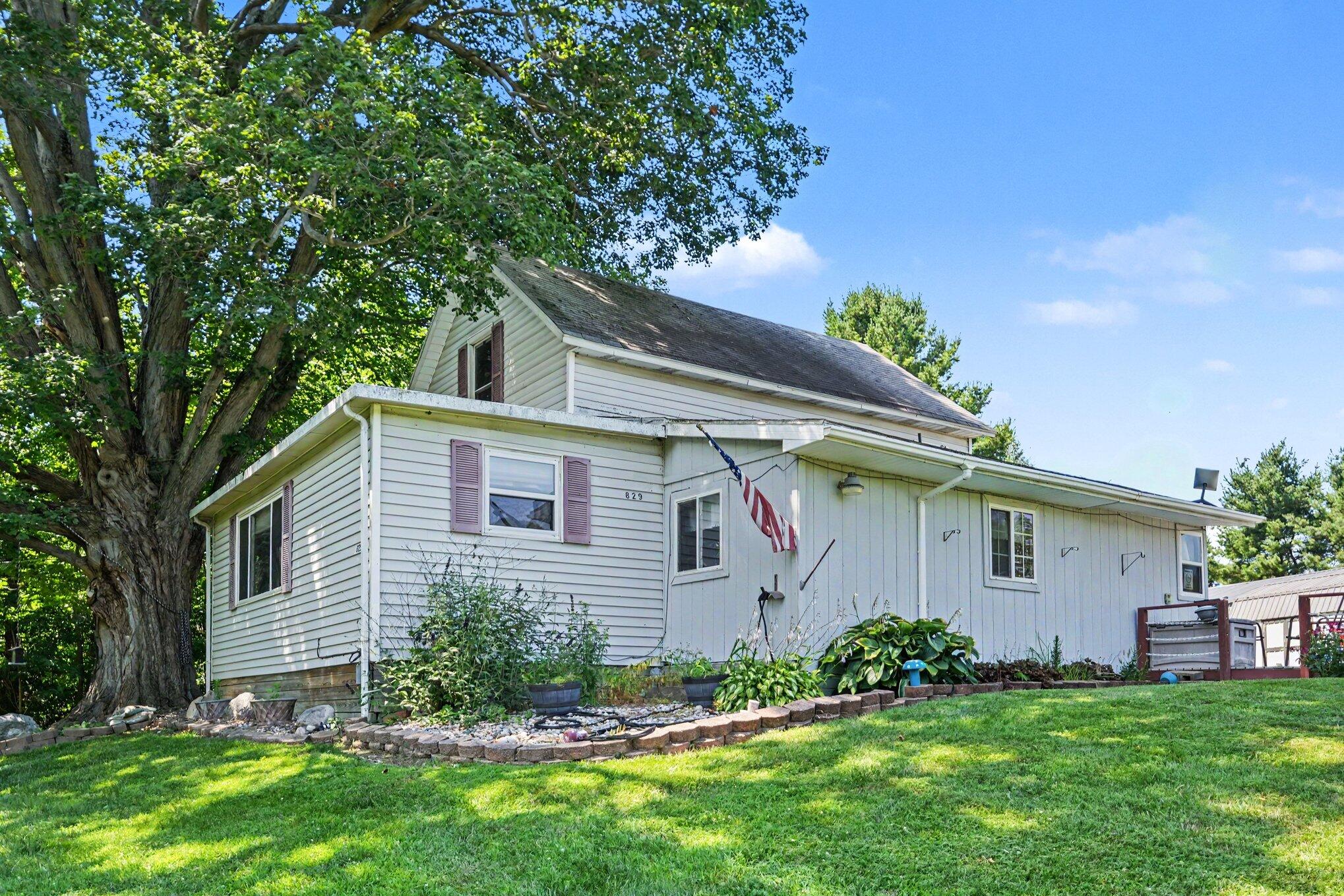 829 E Wagner Road Buchanan MI 49107
