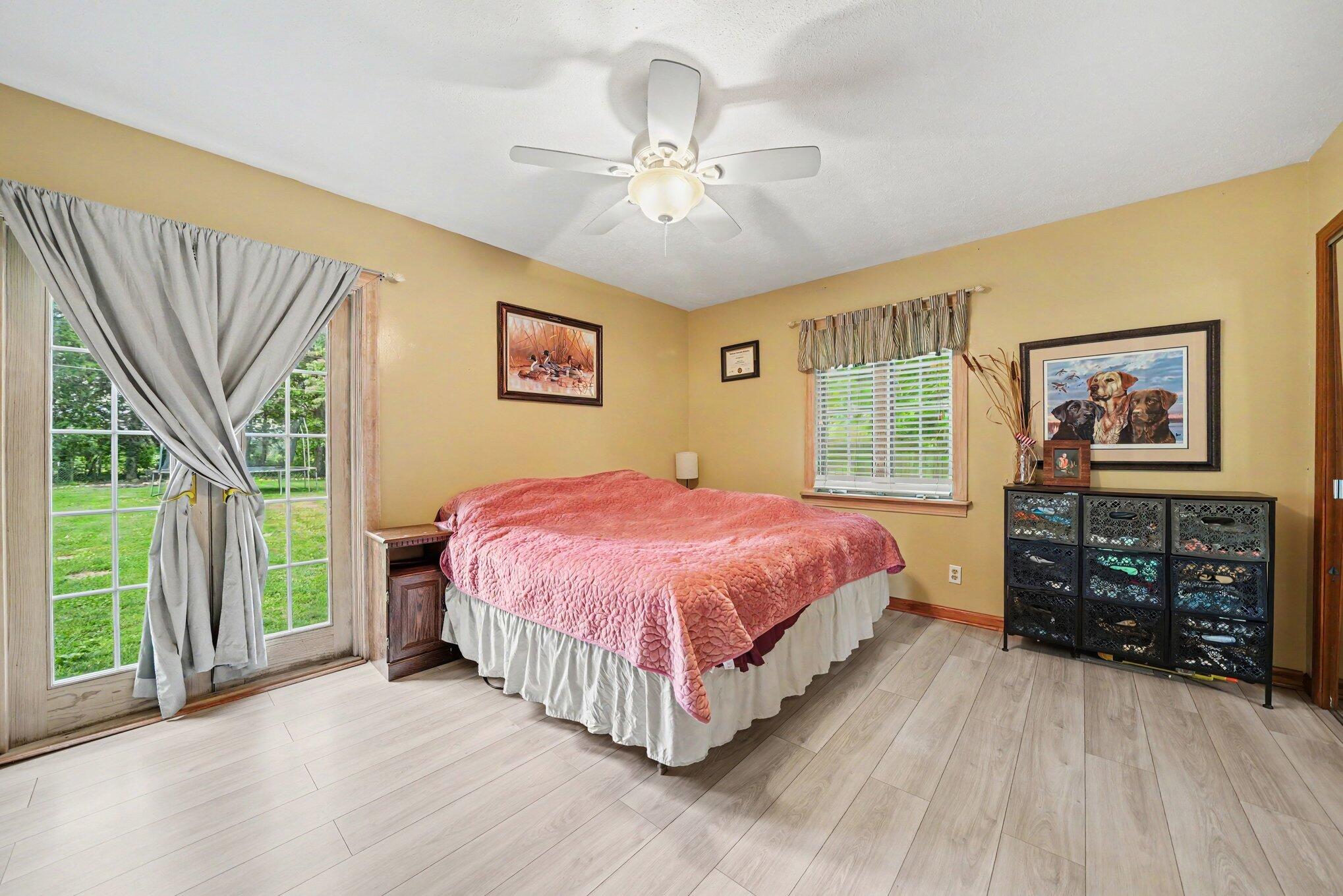 24064 Redfield Street Edwardsburg MI 49112