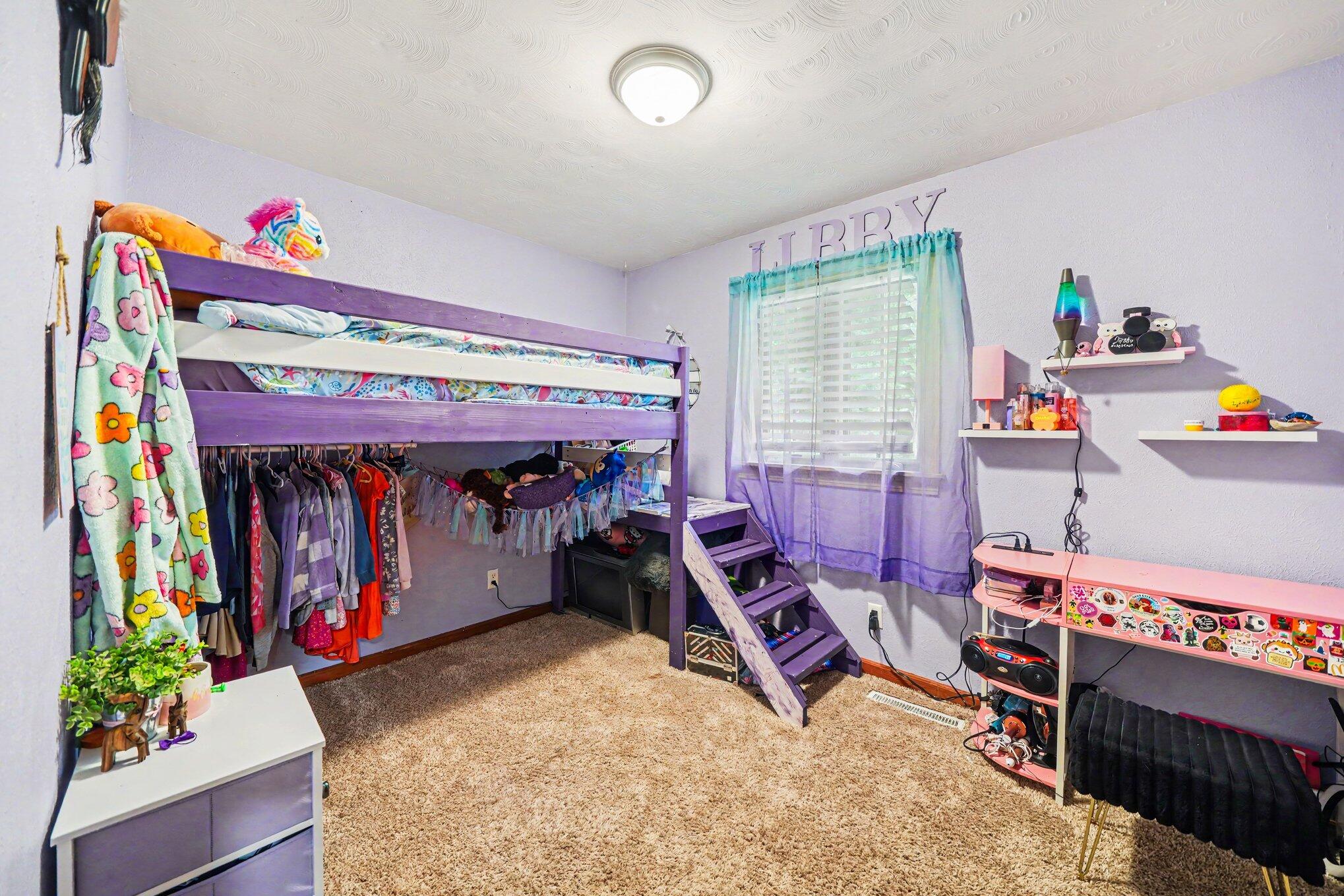 24064 Redfield Street Edwardsburg MI 49112
