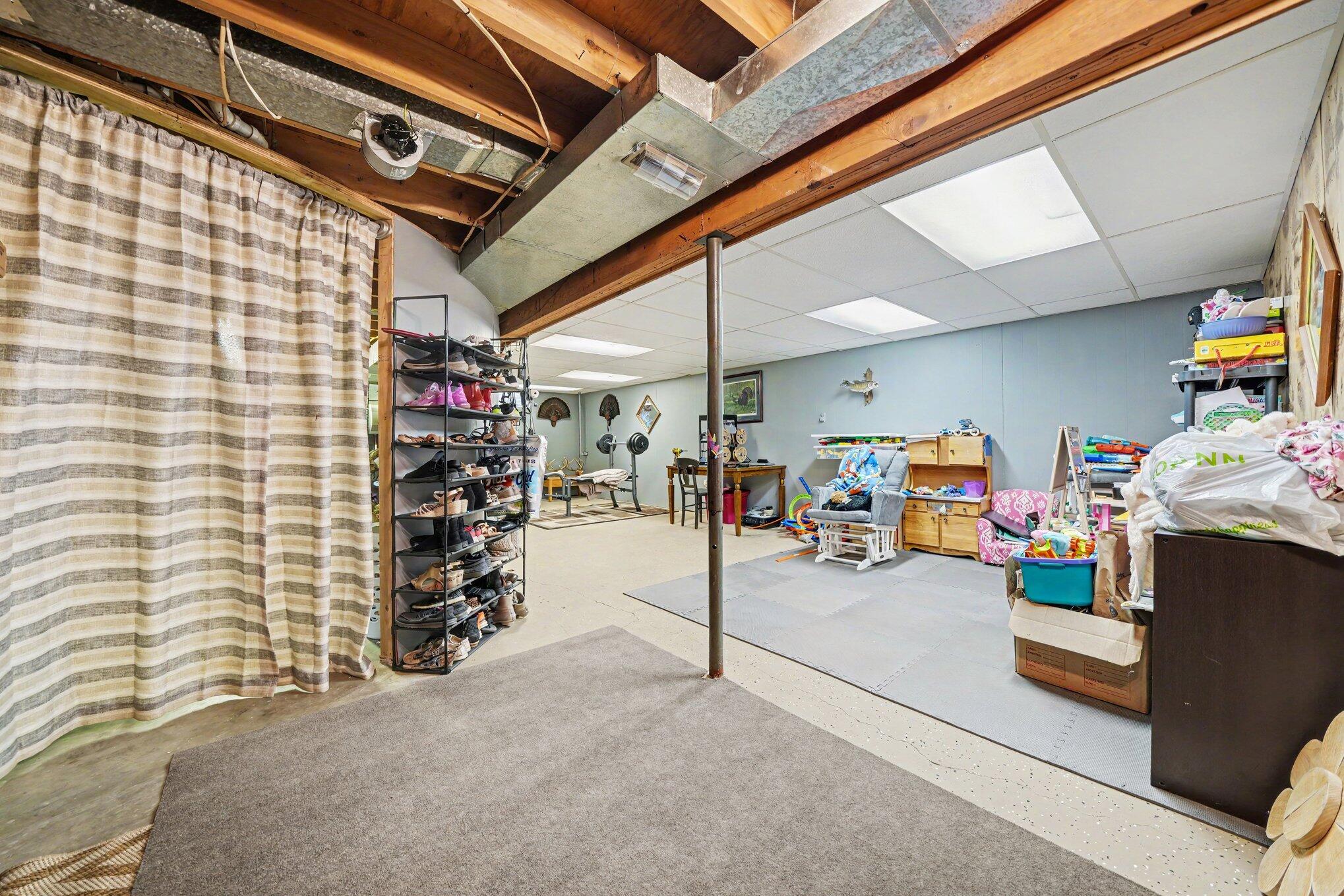 24064 Redfield Street Edwardsburg MI 49112