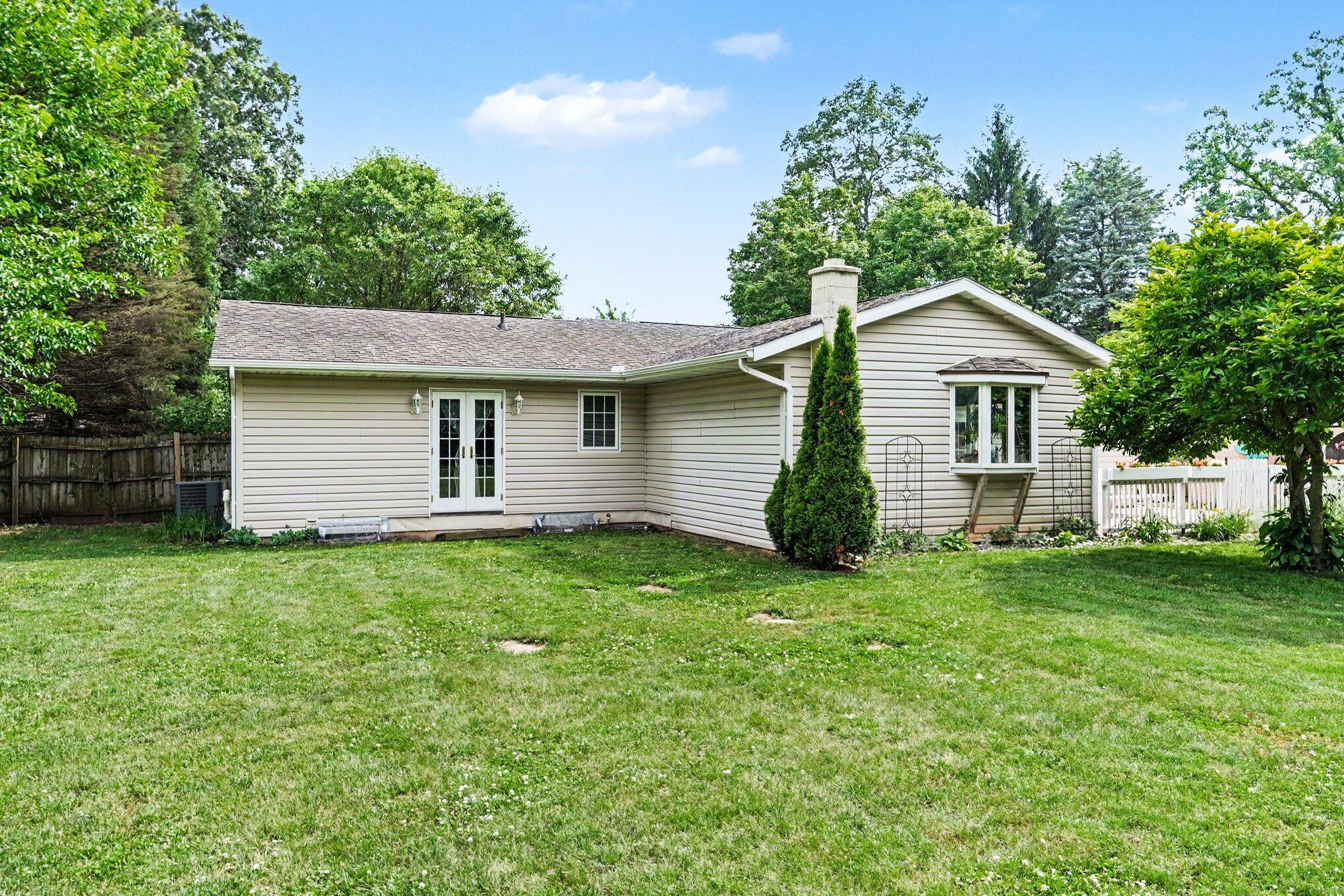 24064 Redfield Street Edwardsburg MI 49112