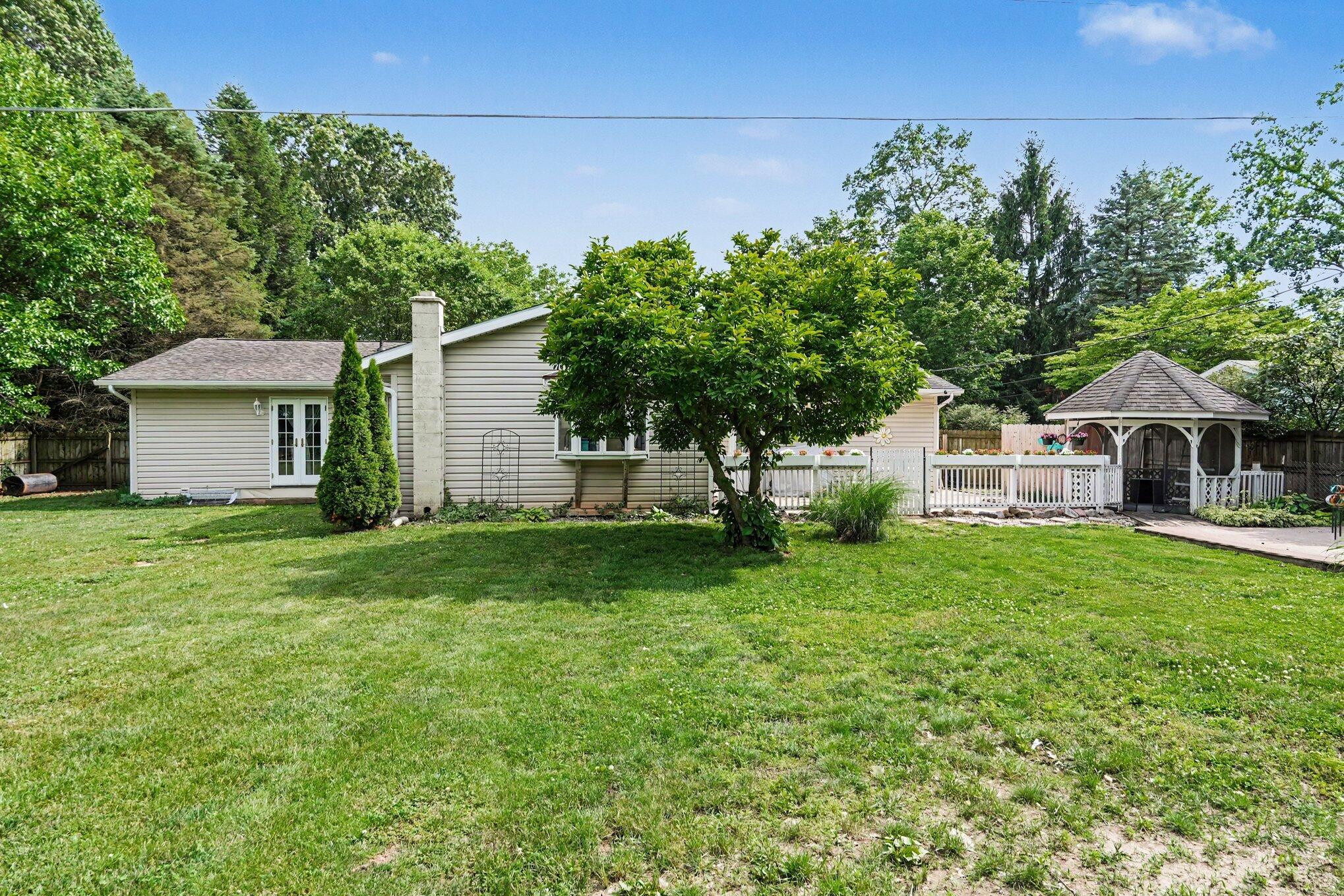 24064 Redfield Street Edwardsburg MI 49112