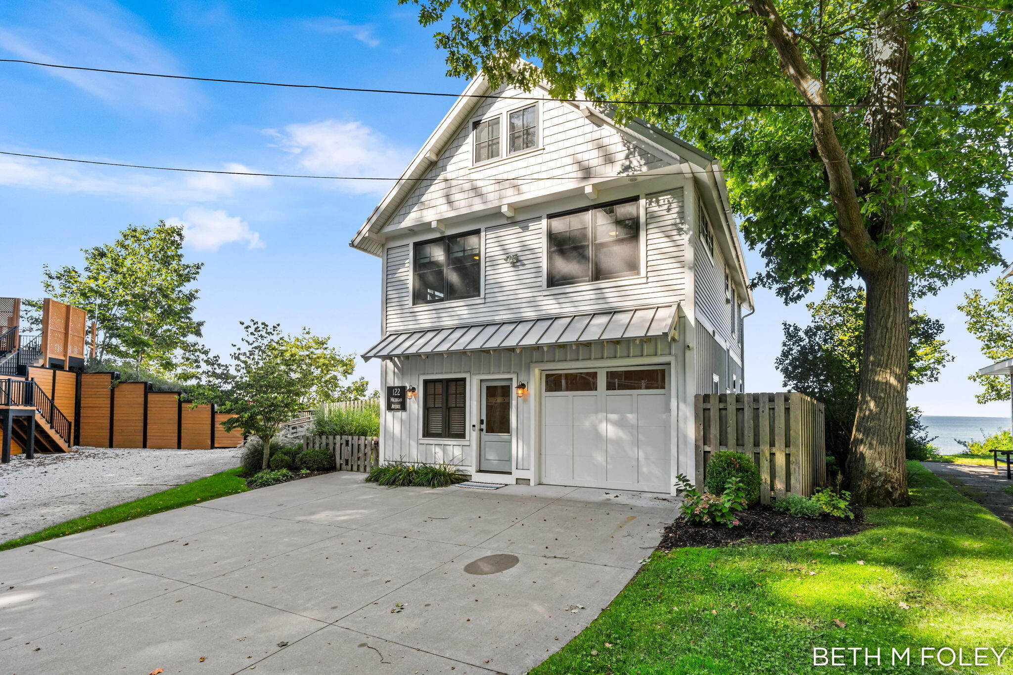 122 Michigan Avenue Holland MI 49424