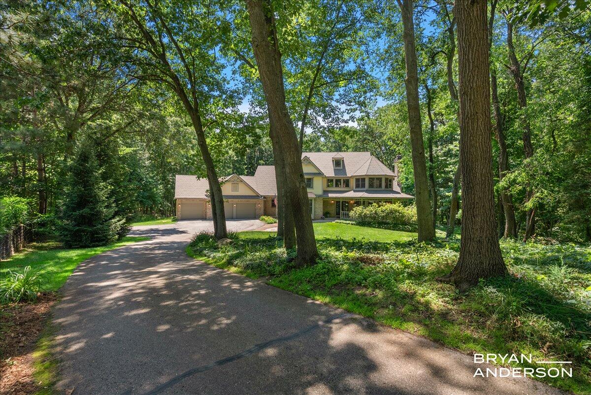 3324 Whitburn Court SE Ada MI 49301