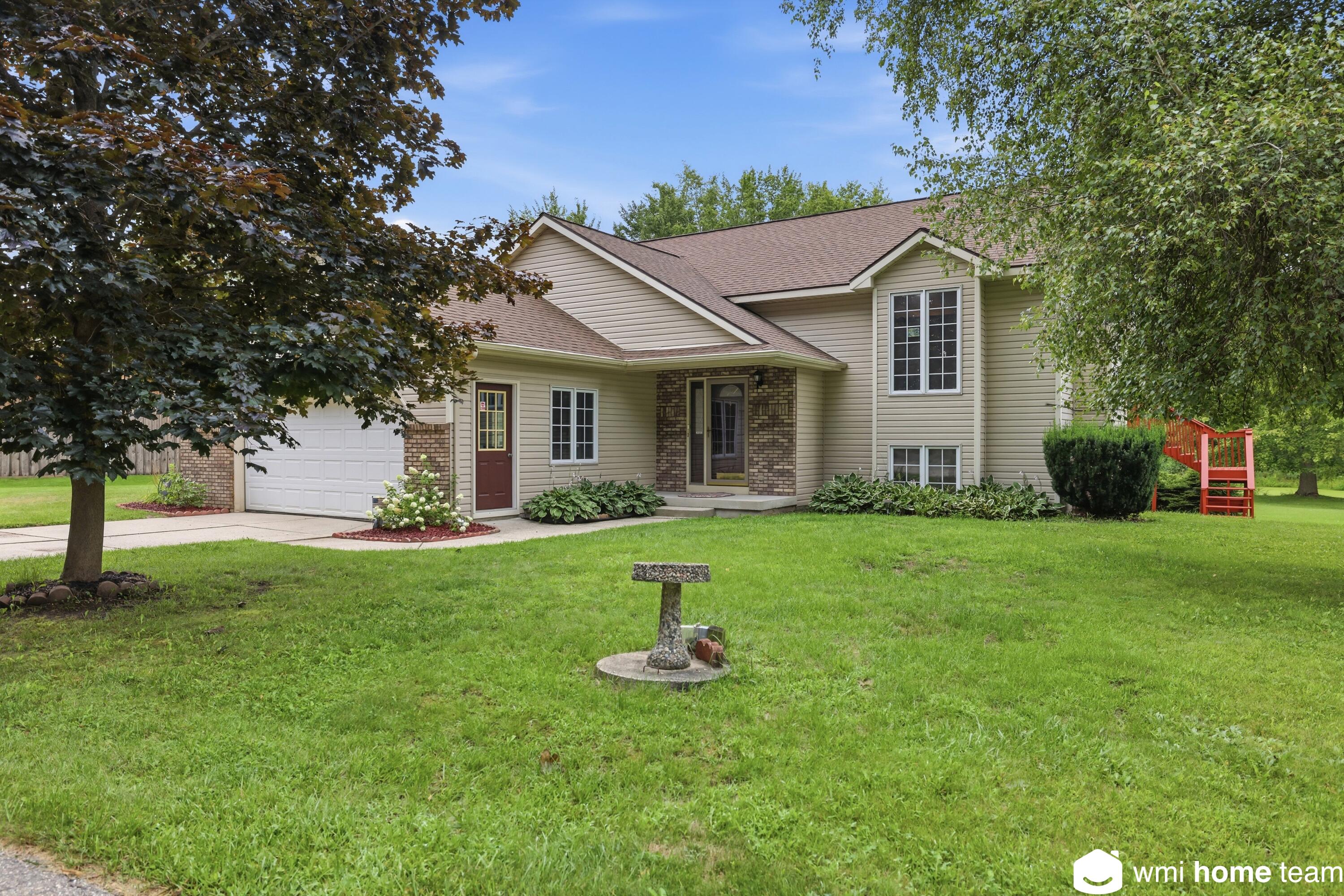 5303 Tiffany Avenue NE Rockford MI 49341